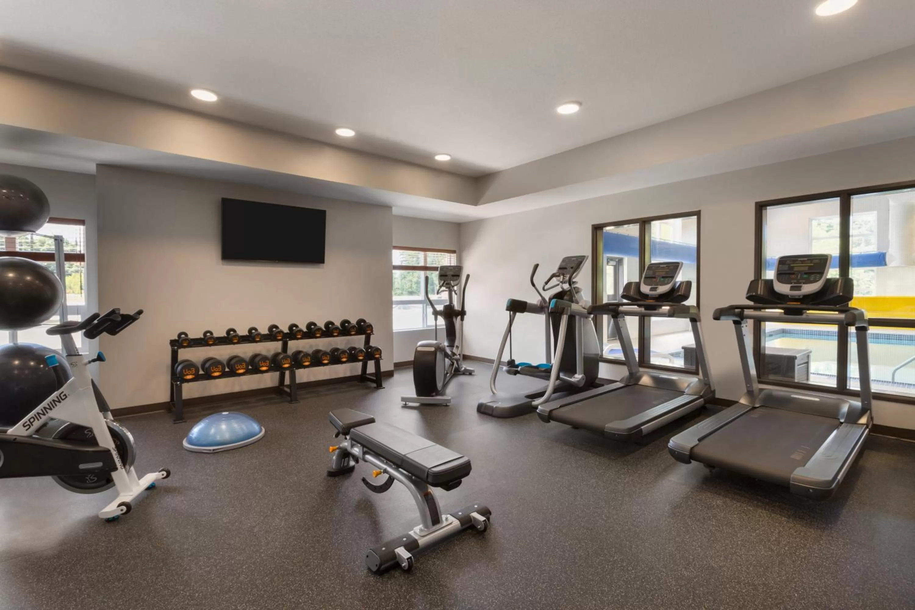 Fitness centre/facilities in Microtel Inn & Suites by Wyndham Oyster Bay Ladysmith