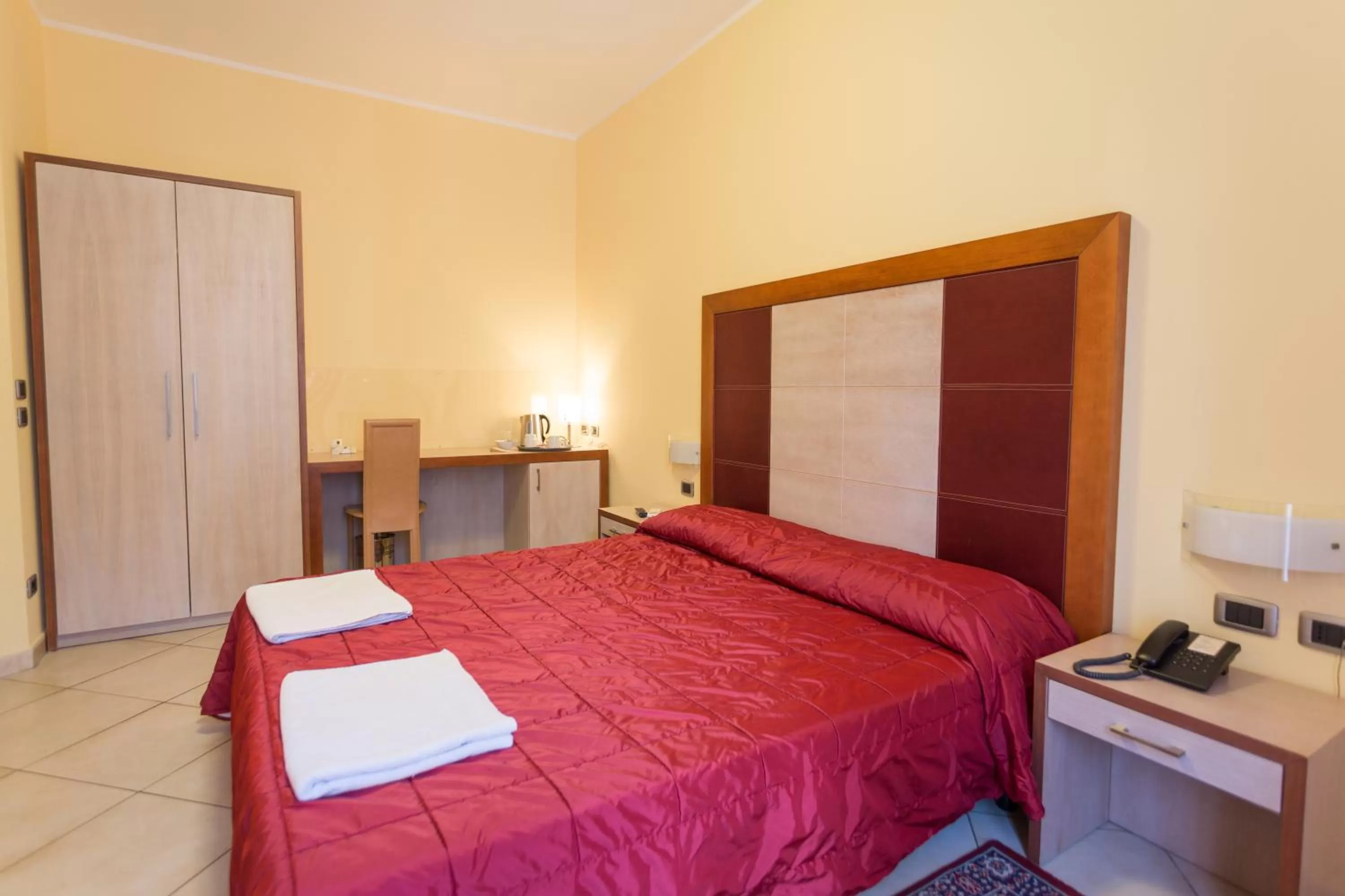 Bed in Hotel Conte Ruggero