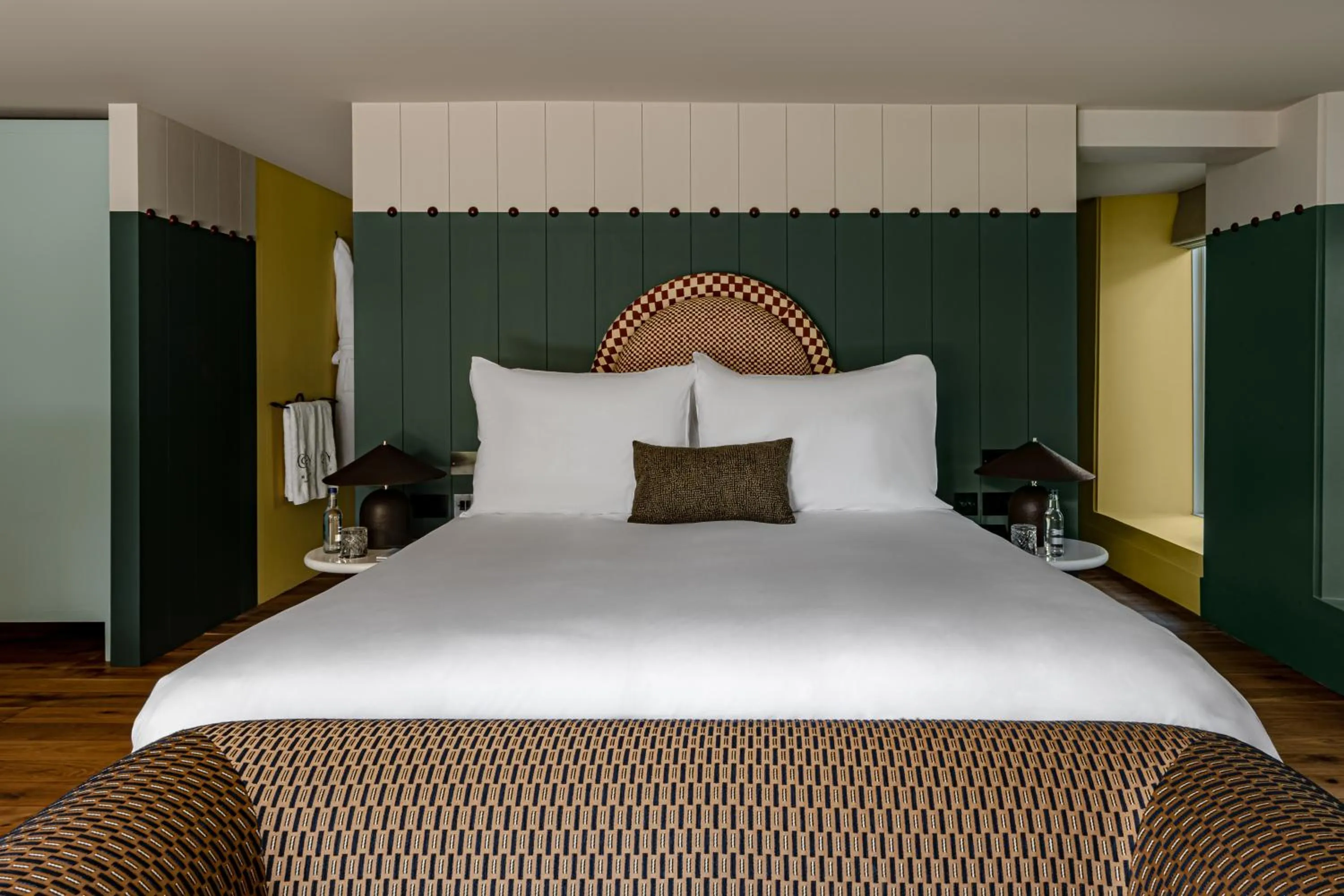 Bed in Cowley Manor Experimental