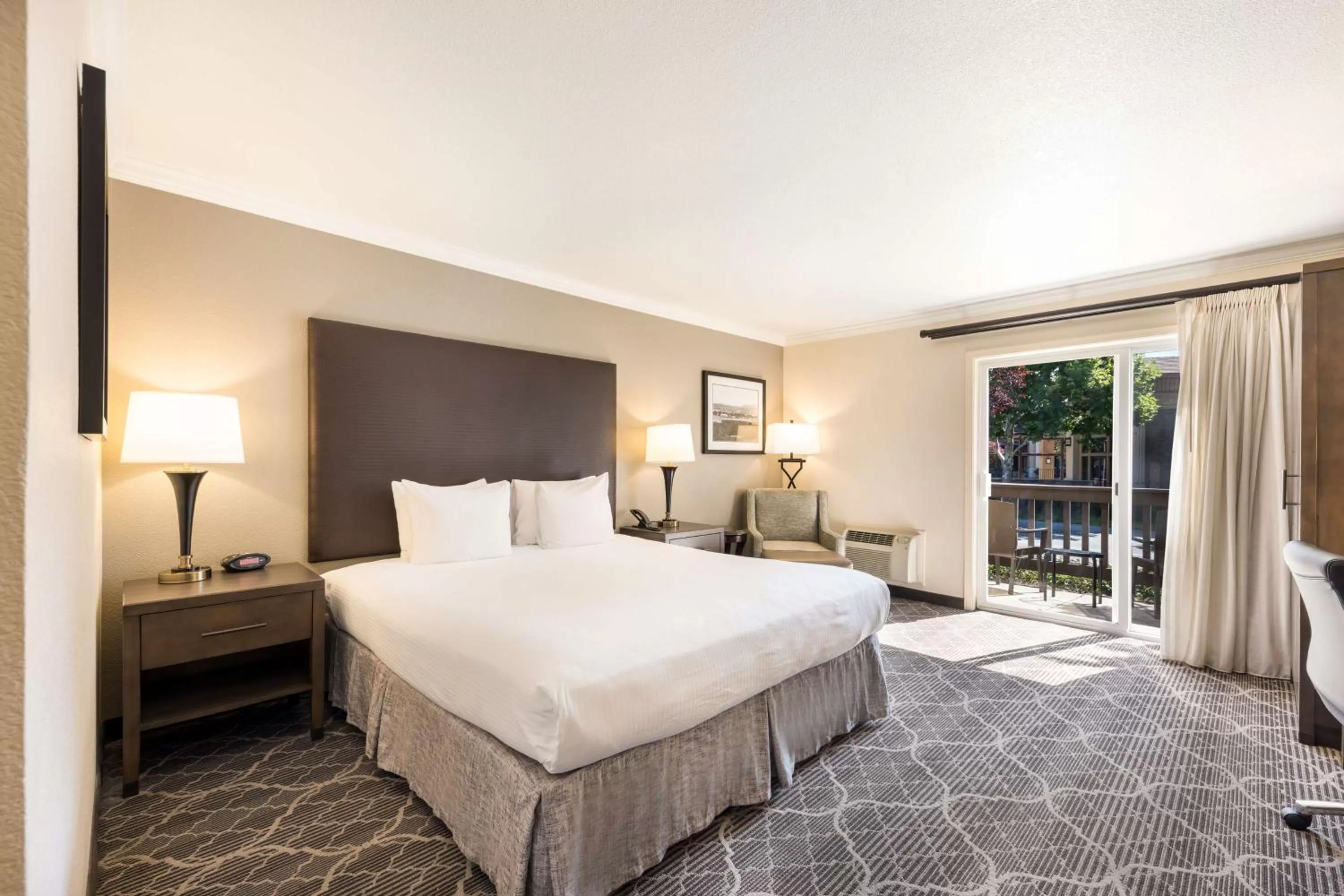 Bedroom, Bed in Best Western Danville Sycamore Inn