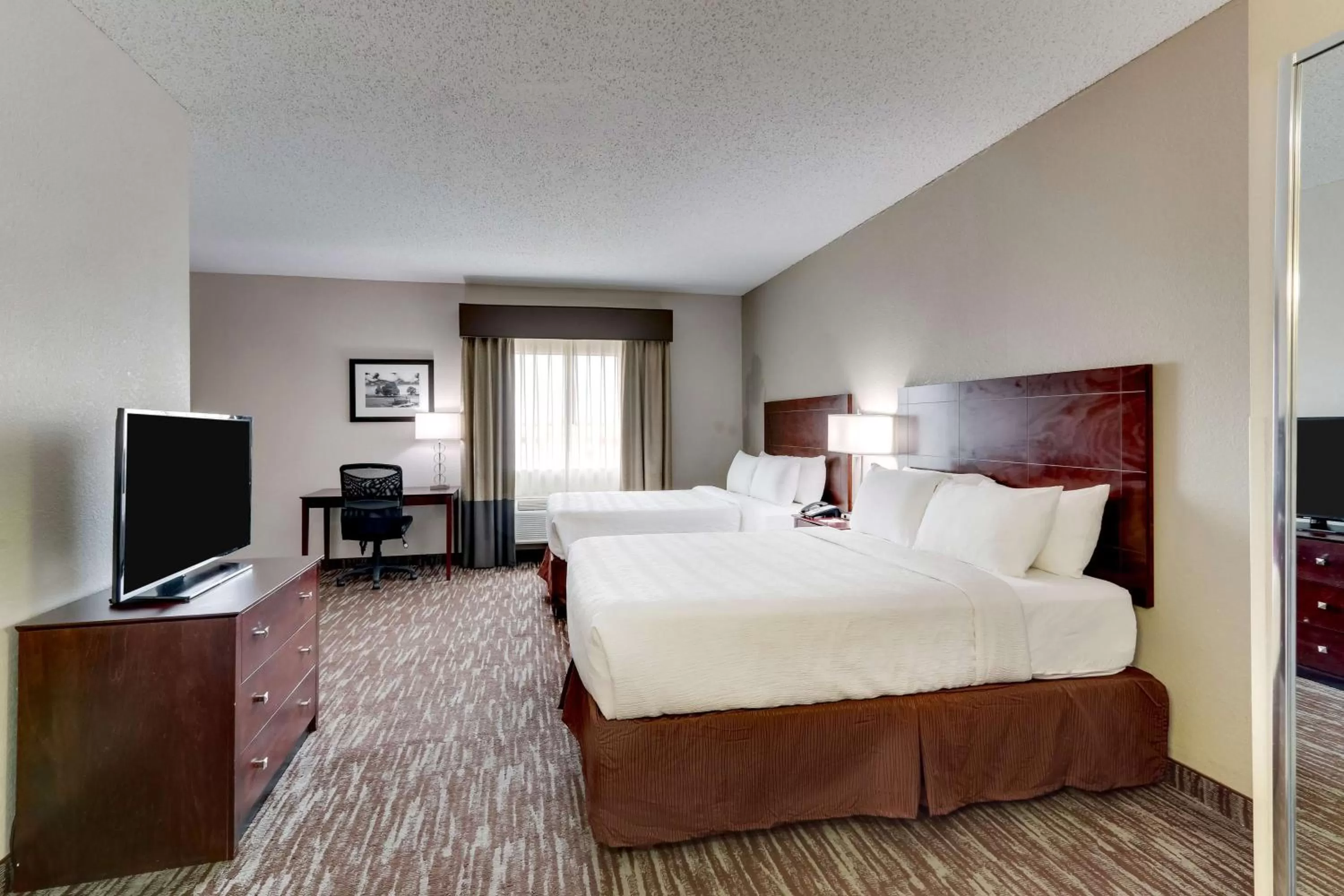 Photo of the whole room, Bed in Best Western Plus University Inn & Suites