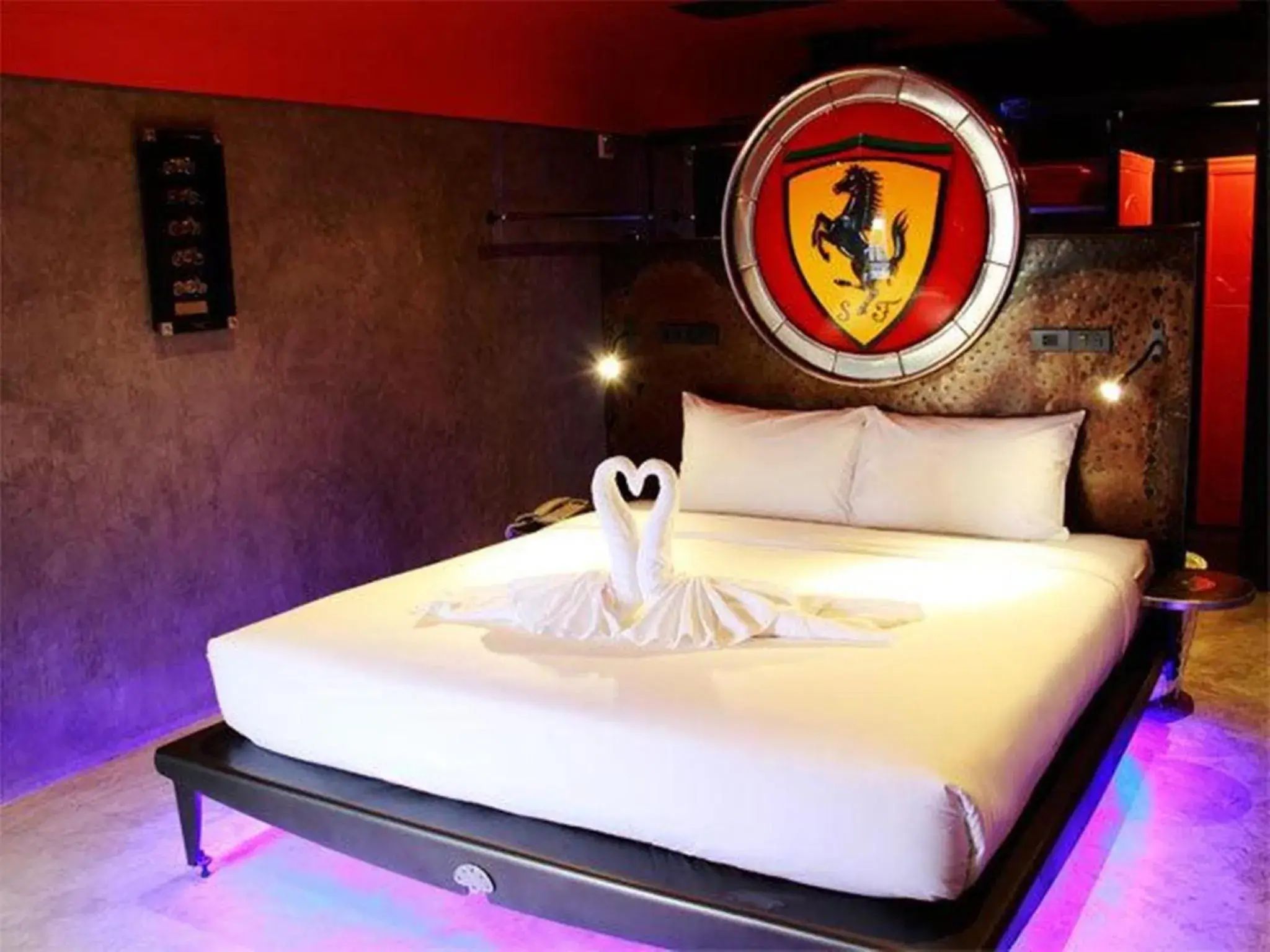 Deluxe Double Room in Nicky's Handlebar Deluxe Double Room in Nicky's Handlebar