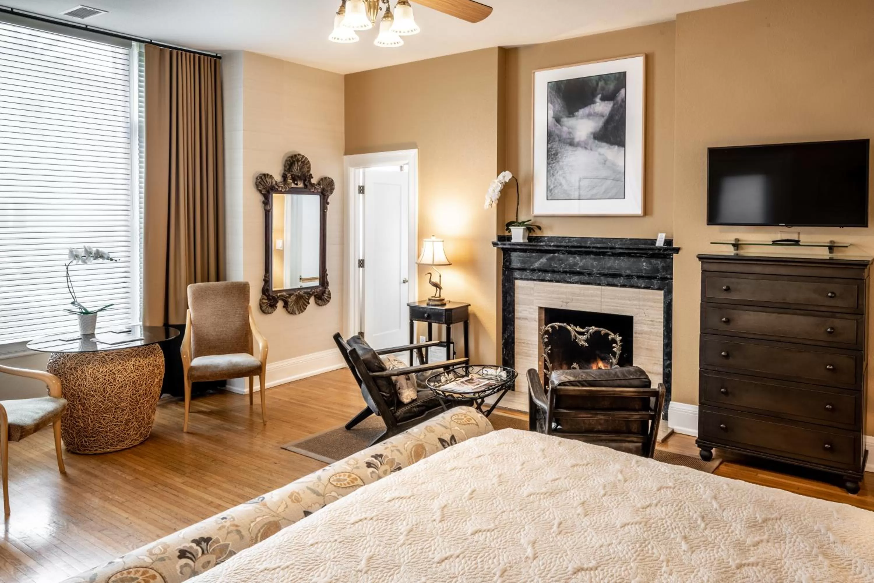 TV and multimedia, Bed in Harbor House Inn