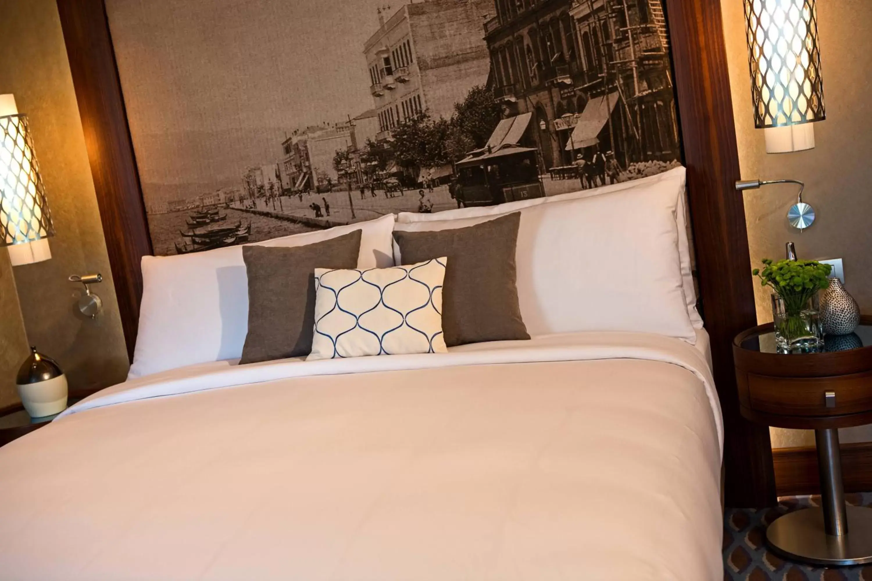 Club Room with Executive Lounge Access in Renaissance Izmir Hotel Club Room with Executive Lounge Access in Renaissance Izmir Hotel