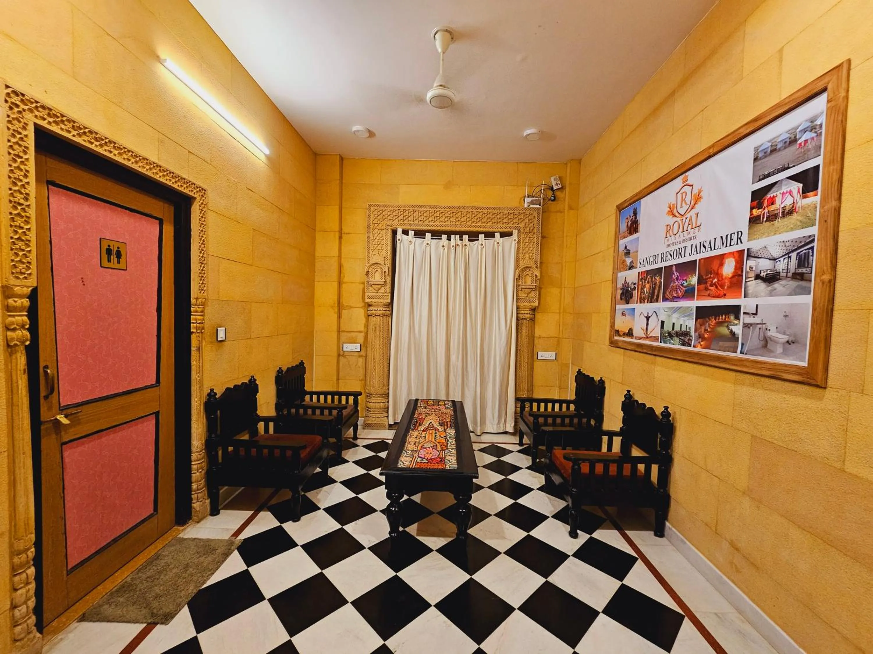 Seating area, Bed in Hotel Royal Haveli