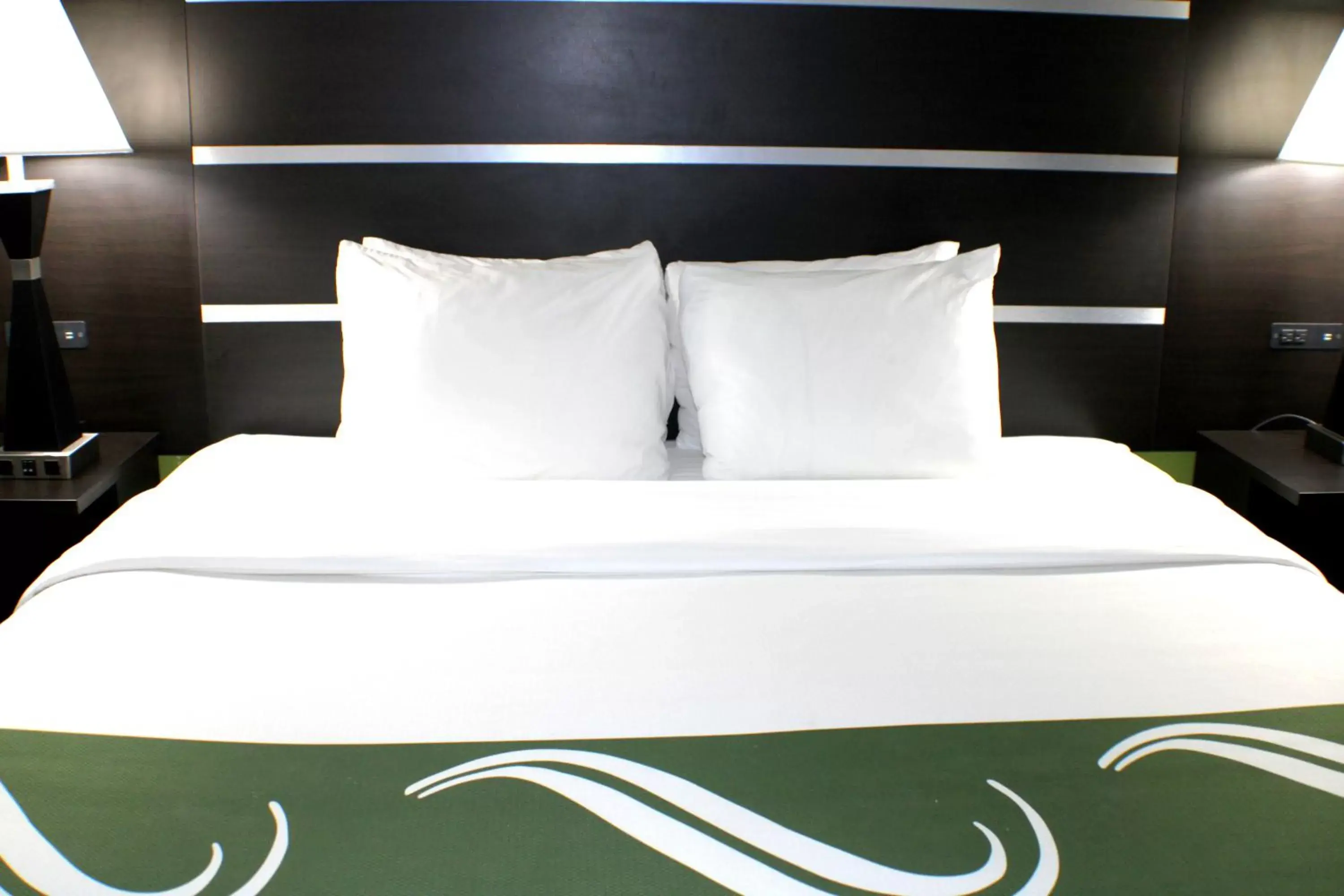 King Room - Non-Smoking in Quality Inn & Suites Bedford West King Room - Non-Smoking in Quality Inn & Suites Bedford West