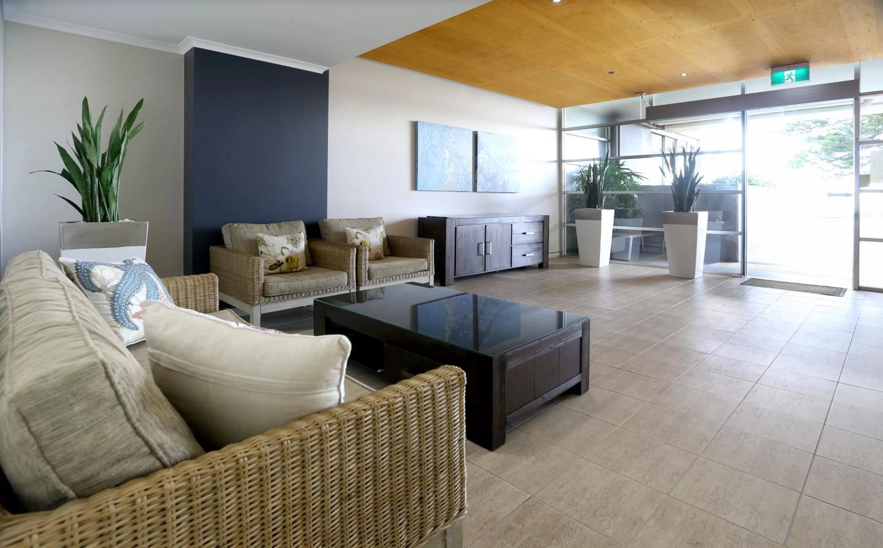 Lobby or reception in Sandcastle Apartments