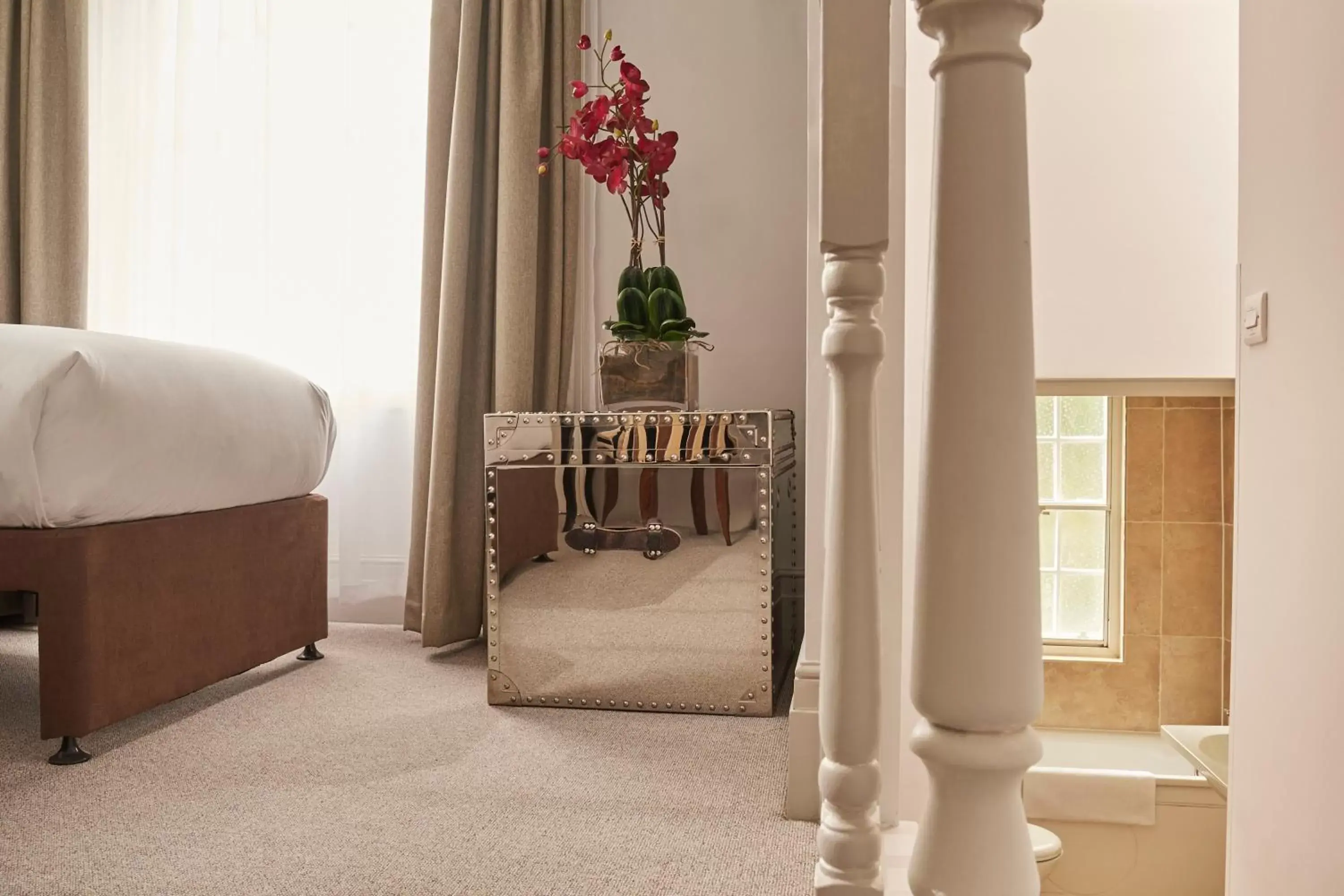 Superior Twin Room in The Tophams Hotel Superior Twin Room in The Tophams Hotel