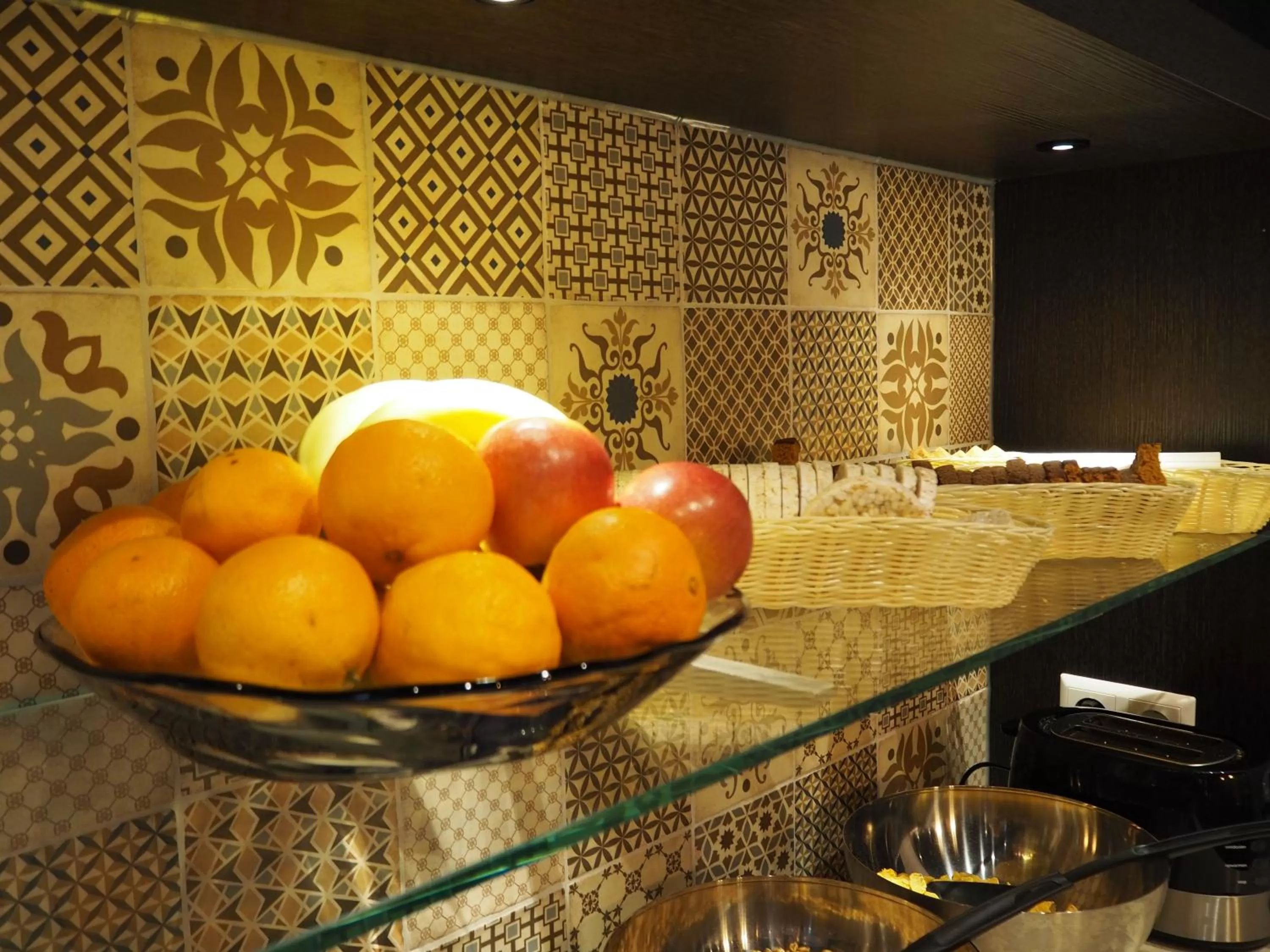 Food and drinks in Blossoms City Hotel