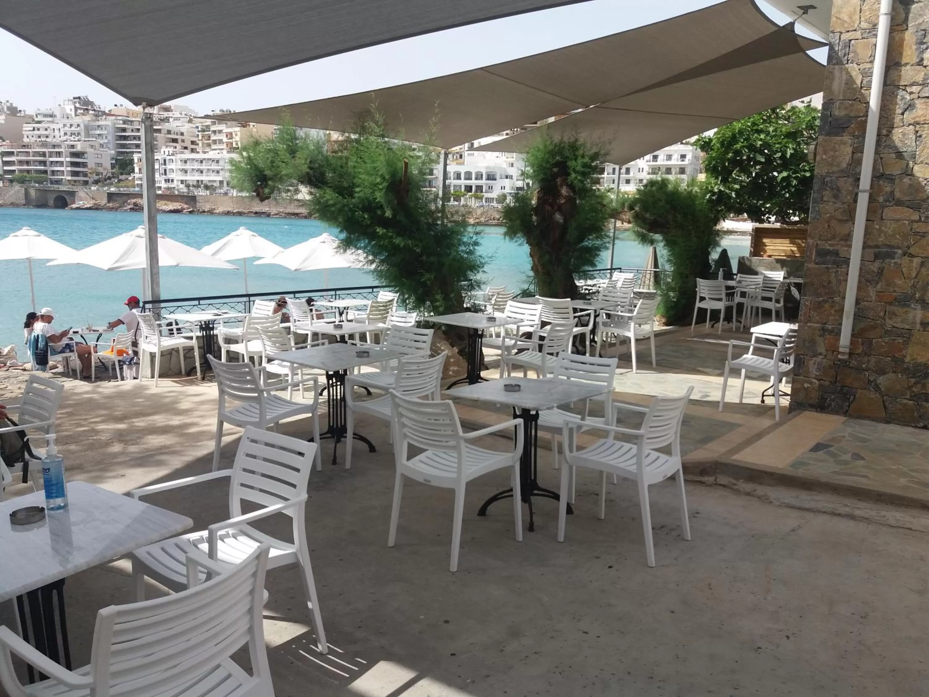 Restaurant/places to eat in Polydoros Appartments