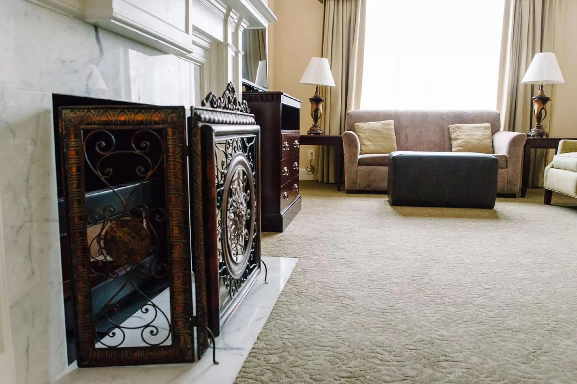 Living room in Hampton Inn & Suites Birmingham-Downtown-Tutwiler