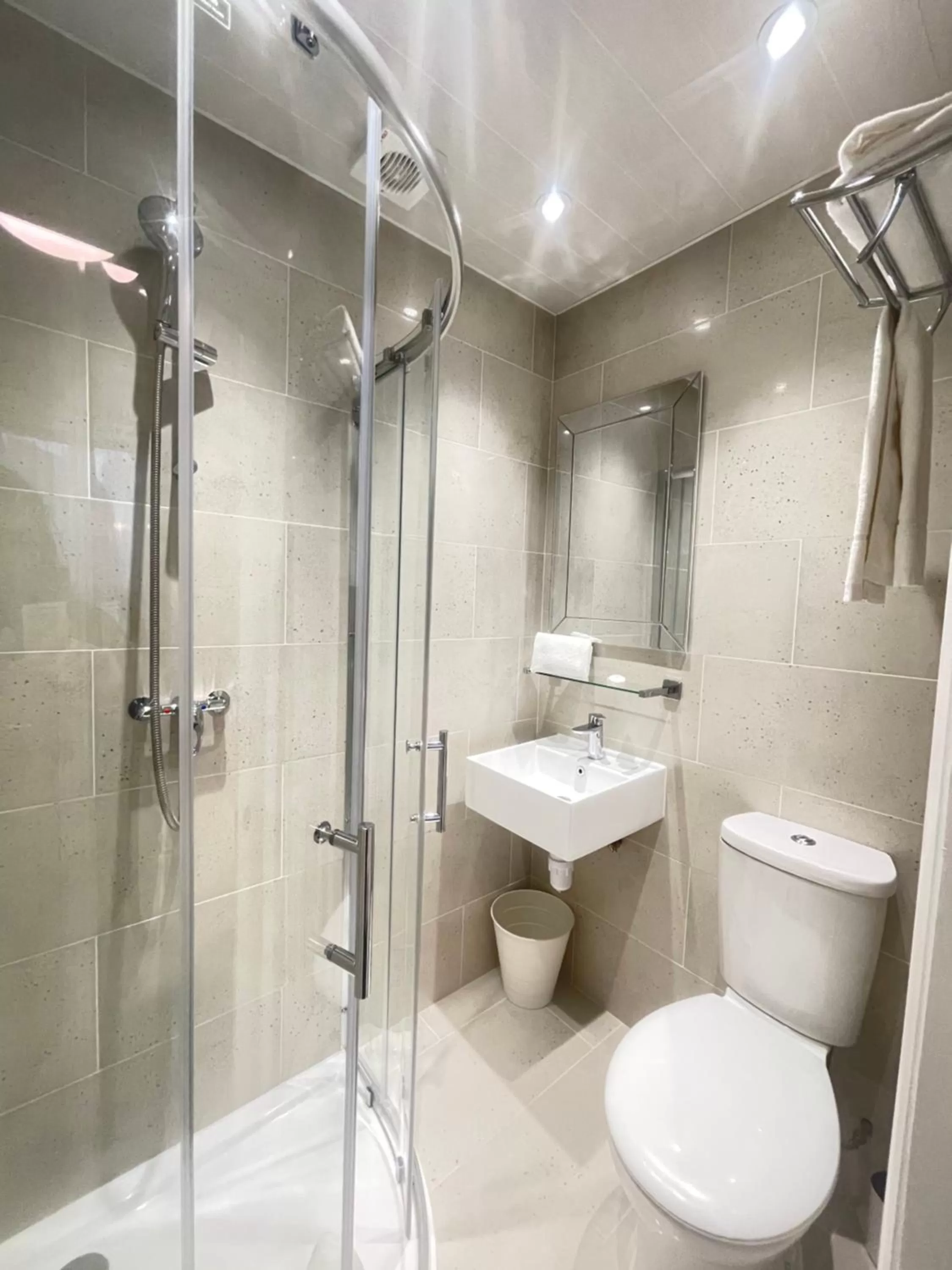 Bathroom in Lords Hotel