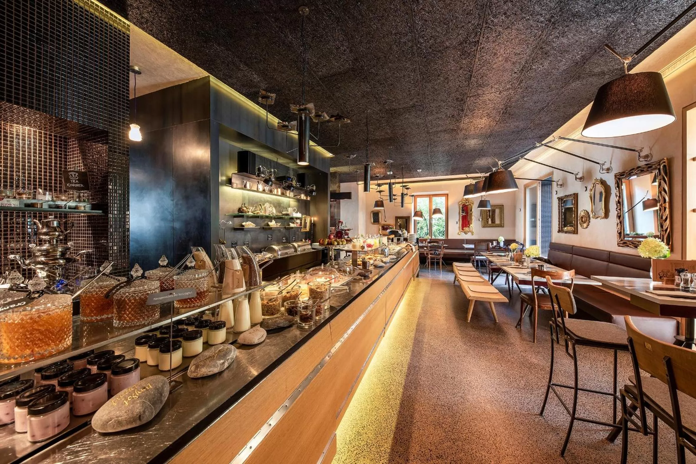 Buffet breakfast in Nala Individuellhotel