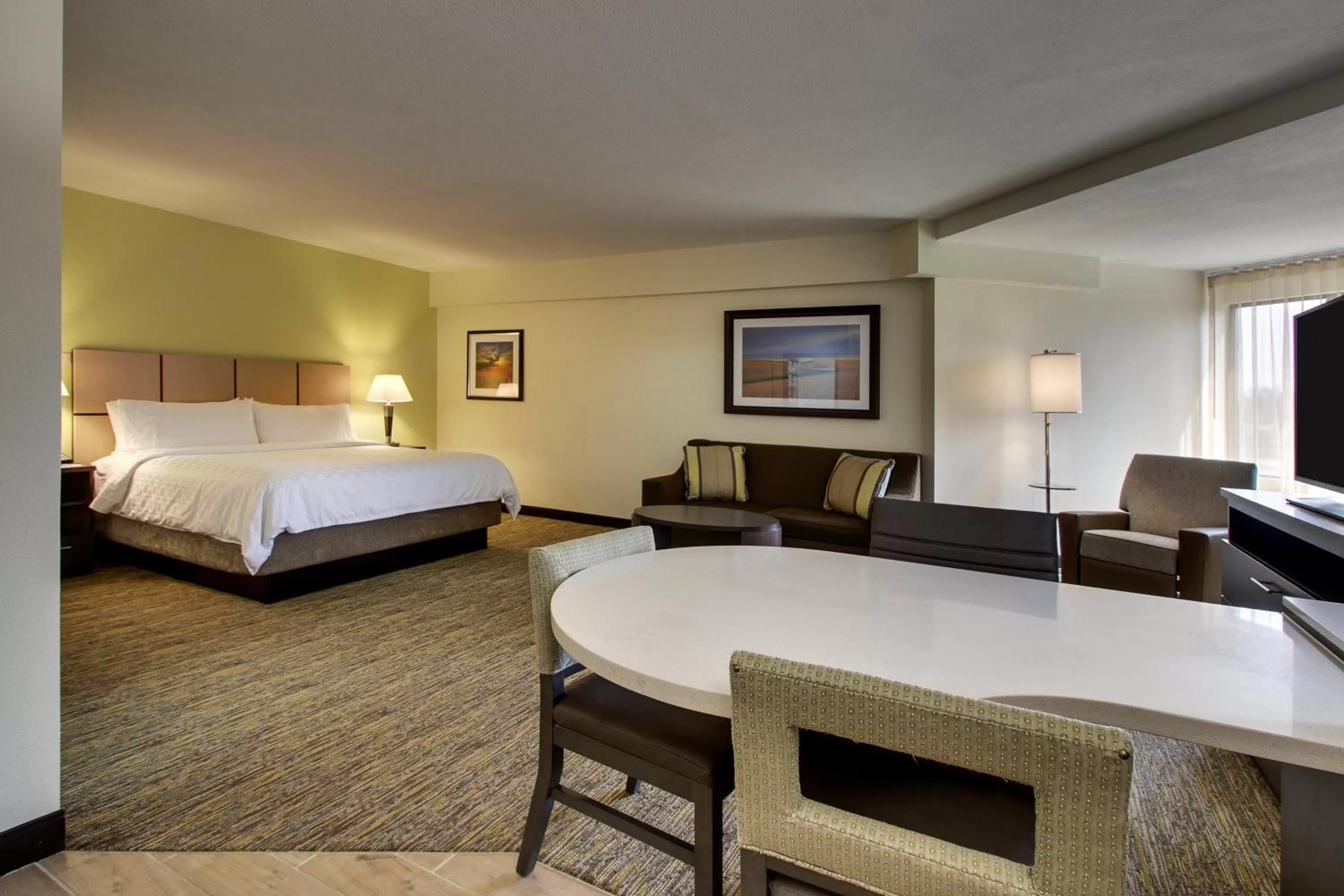 Photo of the whole room, Bed in Candlewood Suites - Wichita East by IHG