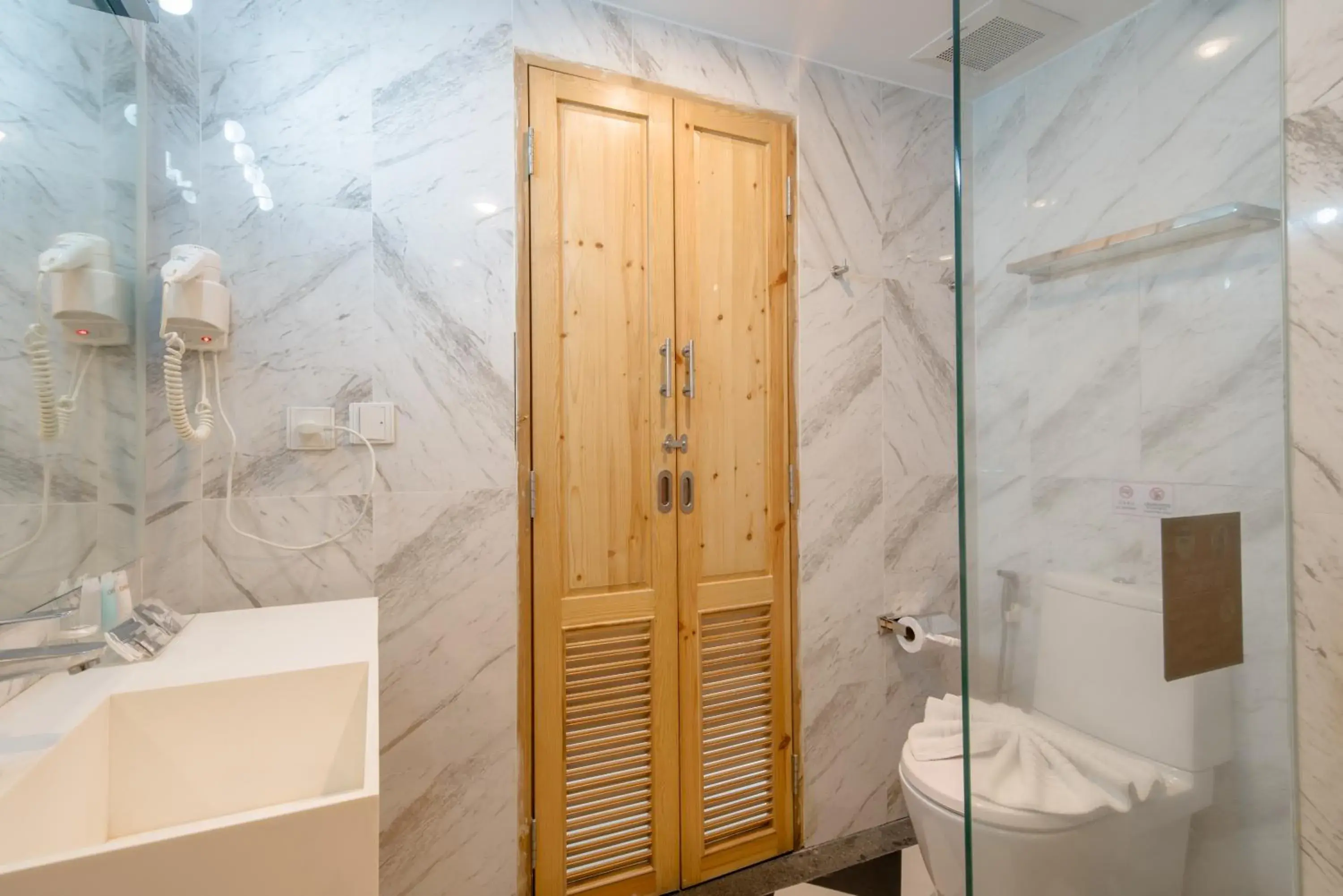 Deluxe Room 2 Queen Beds in DARA Hotel - SHA Plus Deluxe Room 2 Queen Beds in DARA Hotel - SHA Plus