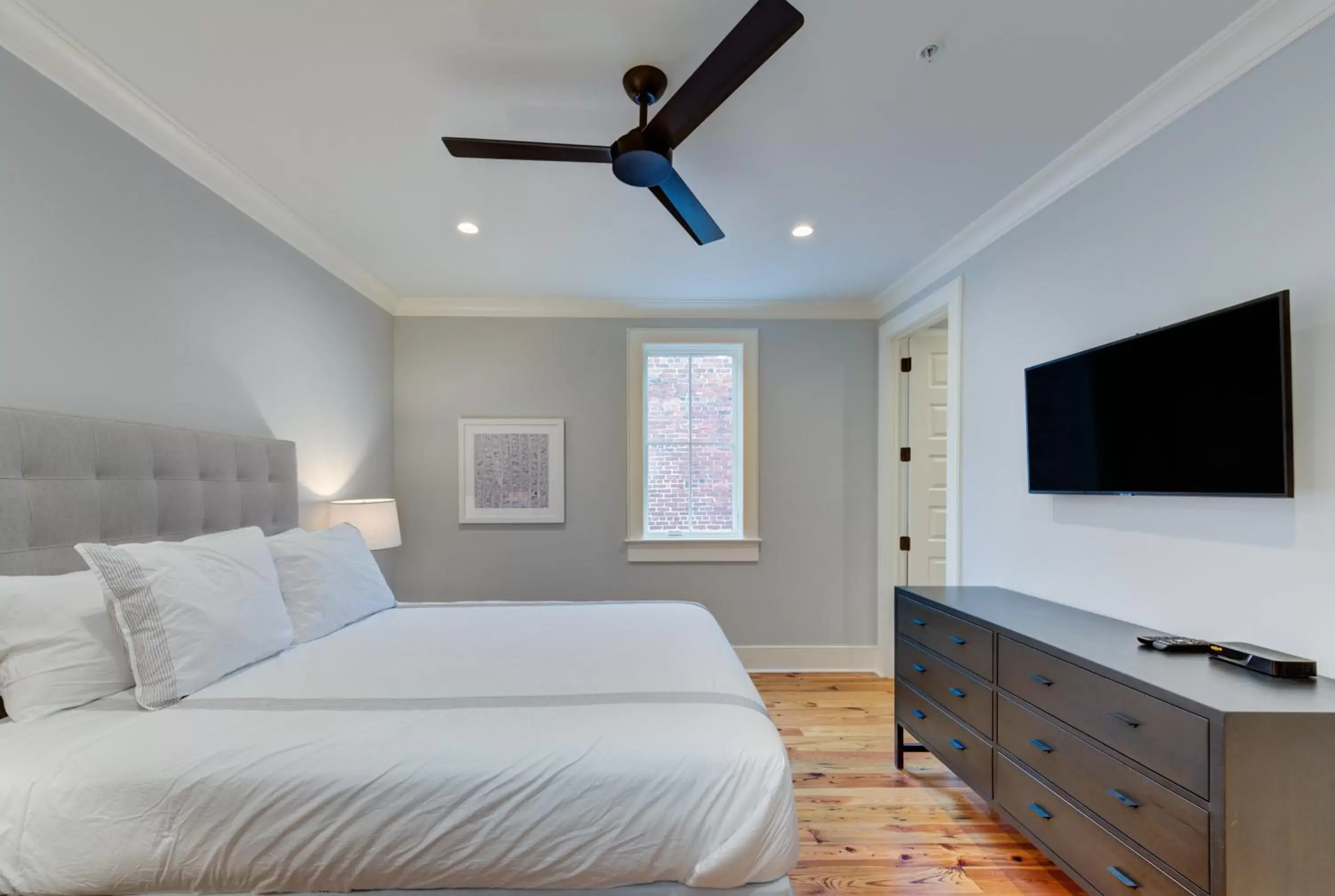 Deluxe Suite in The Quarters on King Deluxe Suite in The Quarters on King