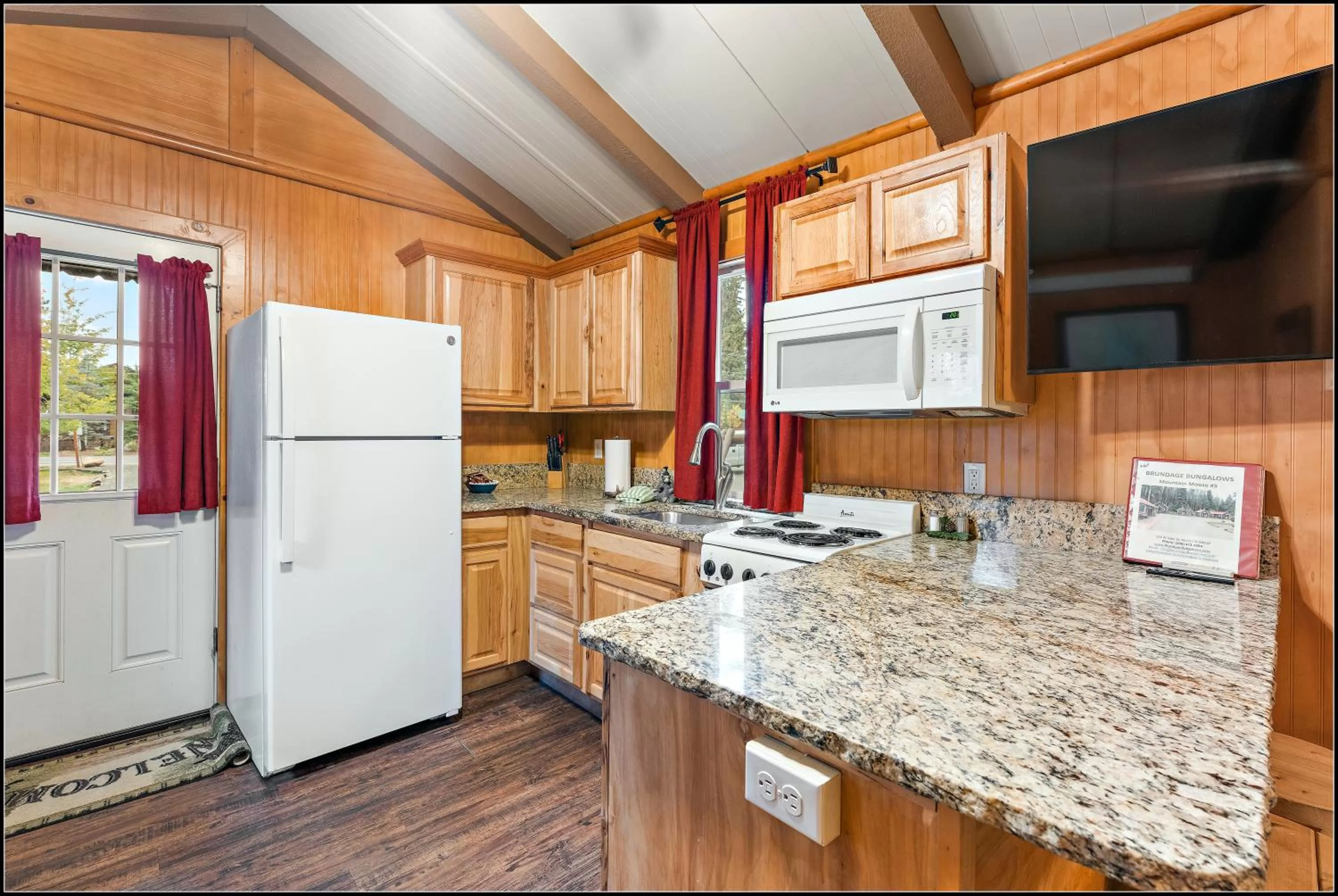 Kitchen or kitchenette in Brundage Bungalows