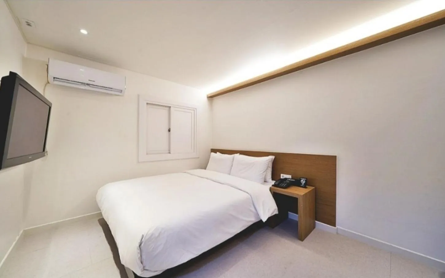 Property building, Bed in Busan Seomyeon Business Hotel J7