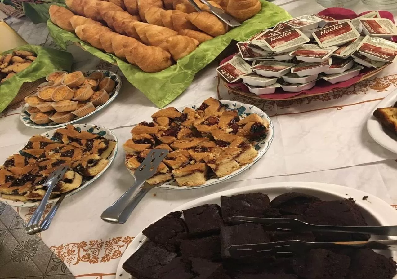 Continental breakfast in Hotel Villa Claudia