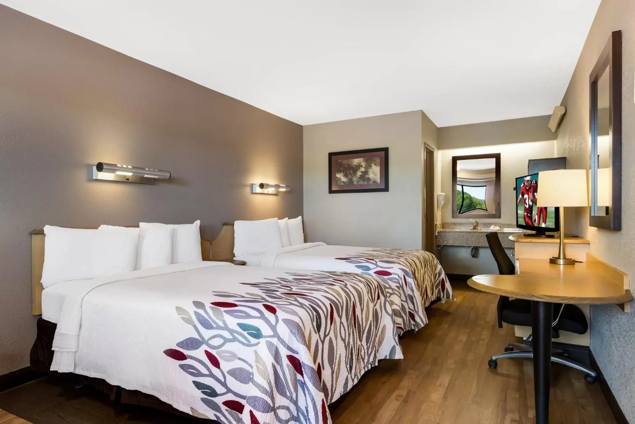 Standard Room with Two Double Beds Smoke Free in Red Roof Inn Asheville - Biltmore West Standard Room with Two Double Beds Smoke Free in Red Roof Inn Asheville - Biltmore West