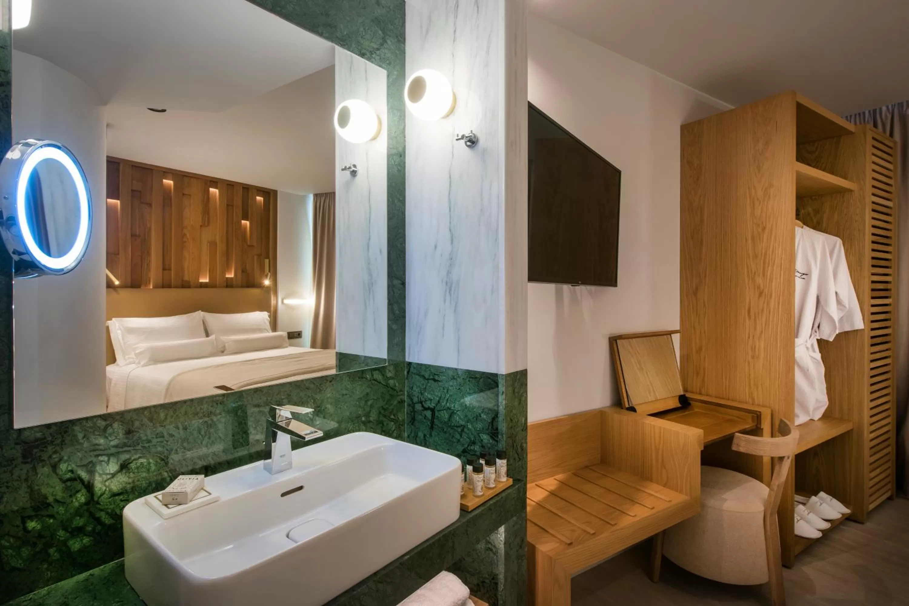 Bed in Dimargio Luxury Hotel & Spa