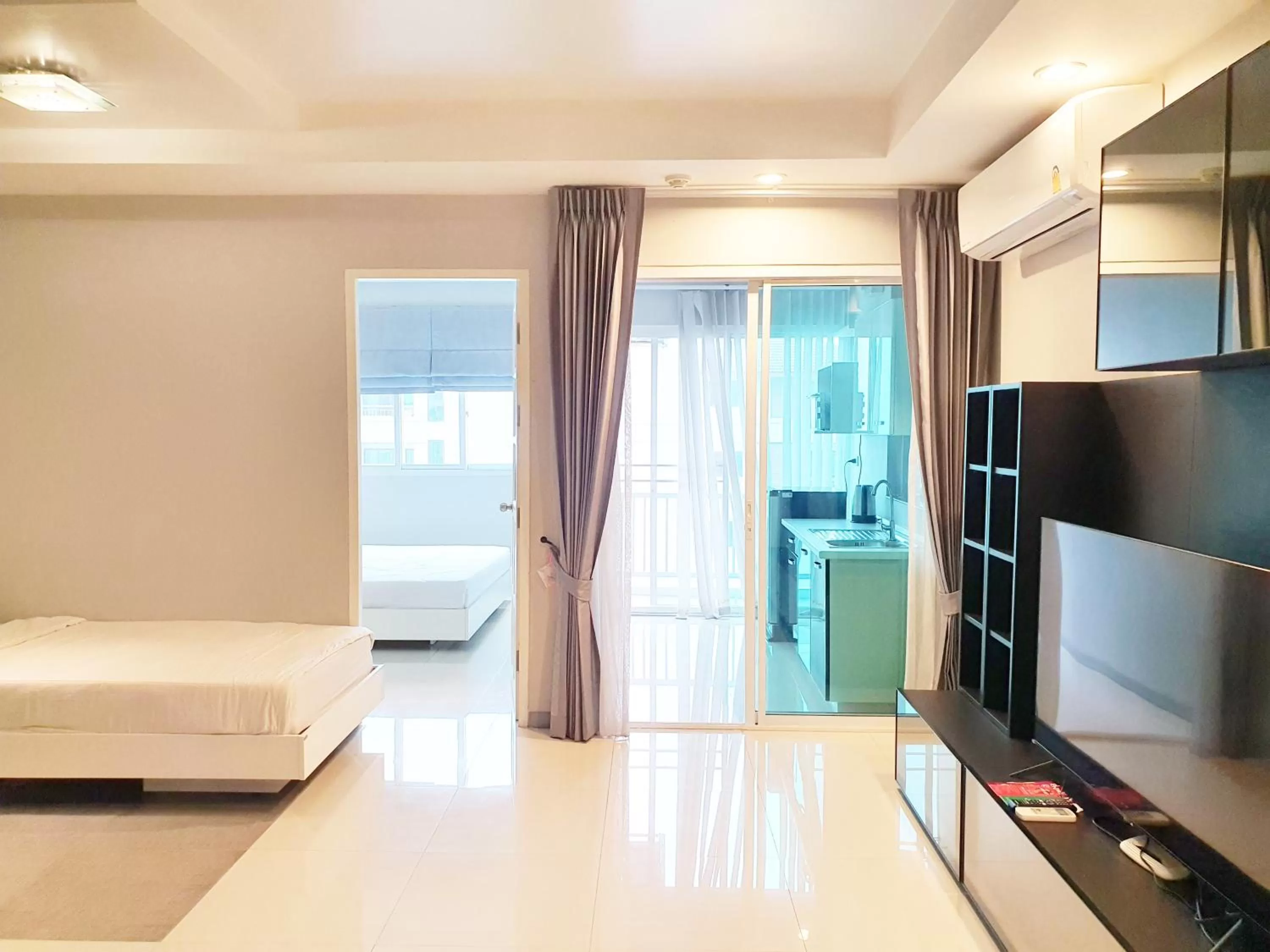 One Bedroom for 3 in The Sriracha Residence