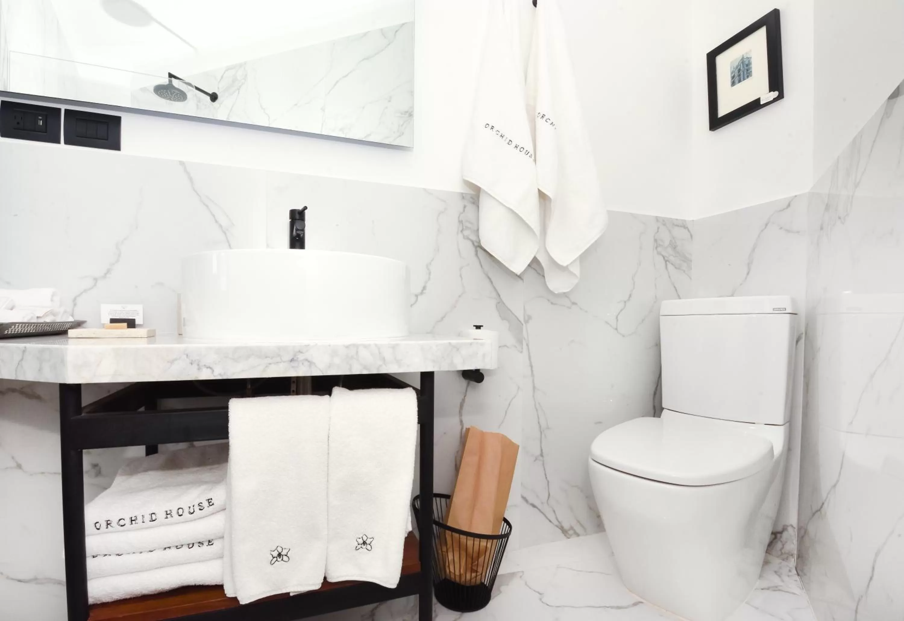 Bathroom in Orchid House Mexico City