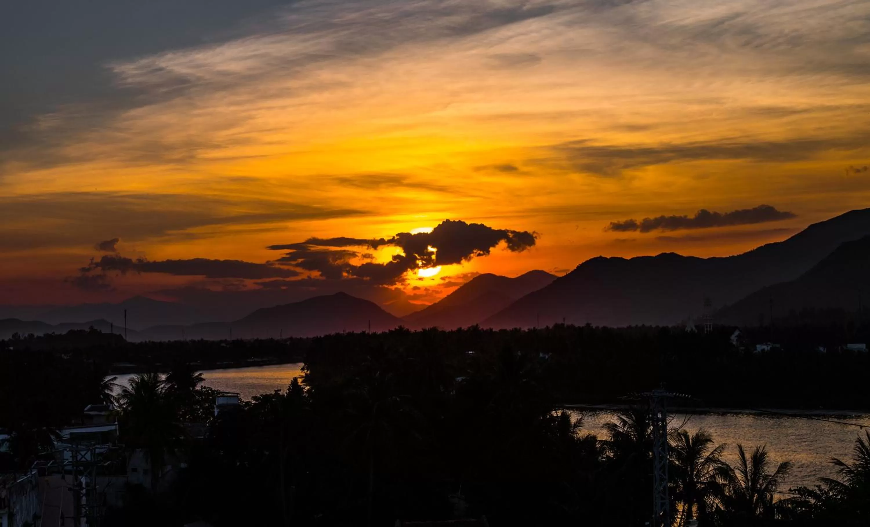 Moonlight Bay Hotel & Apartment