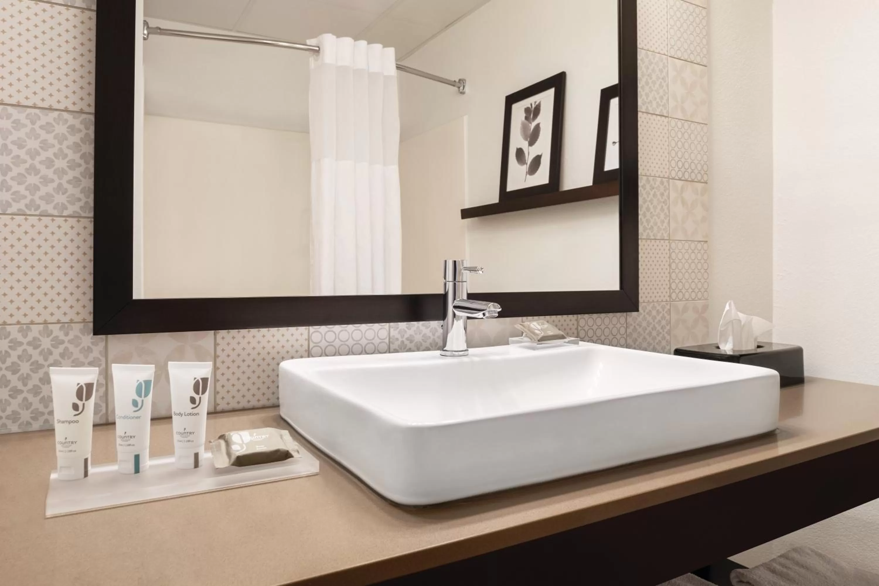 King Room - Non-Smoking in Country Inn & Suites by Radisson, Marinette, WI