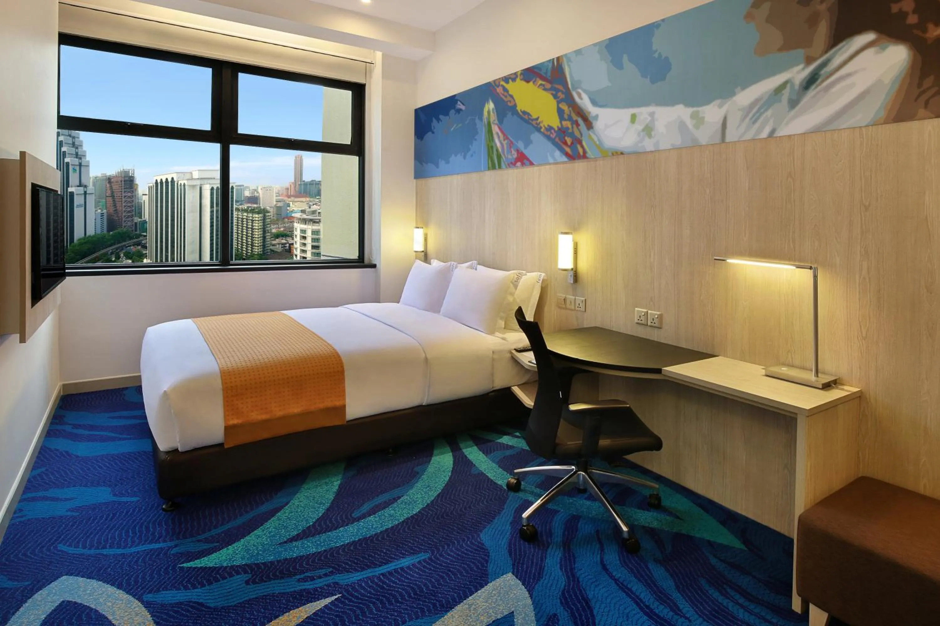 Photo of the whole room, Bed in Holiday Inn Express Kuala Lumpur City Centre by IHG