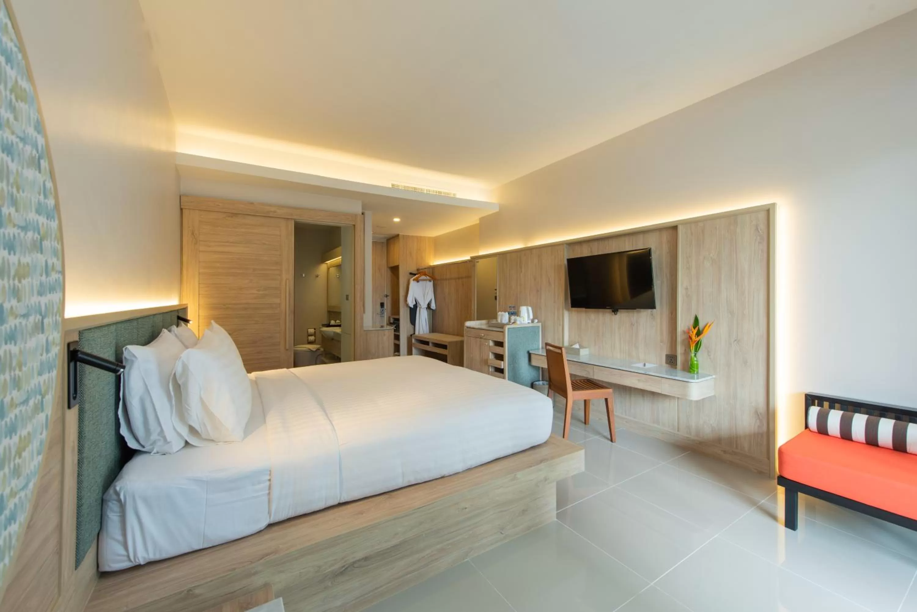 Photo of the whole room, Bed in Holiday Ao Nang Beach Resort, Krabi