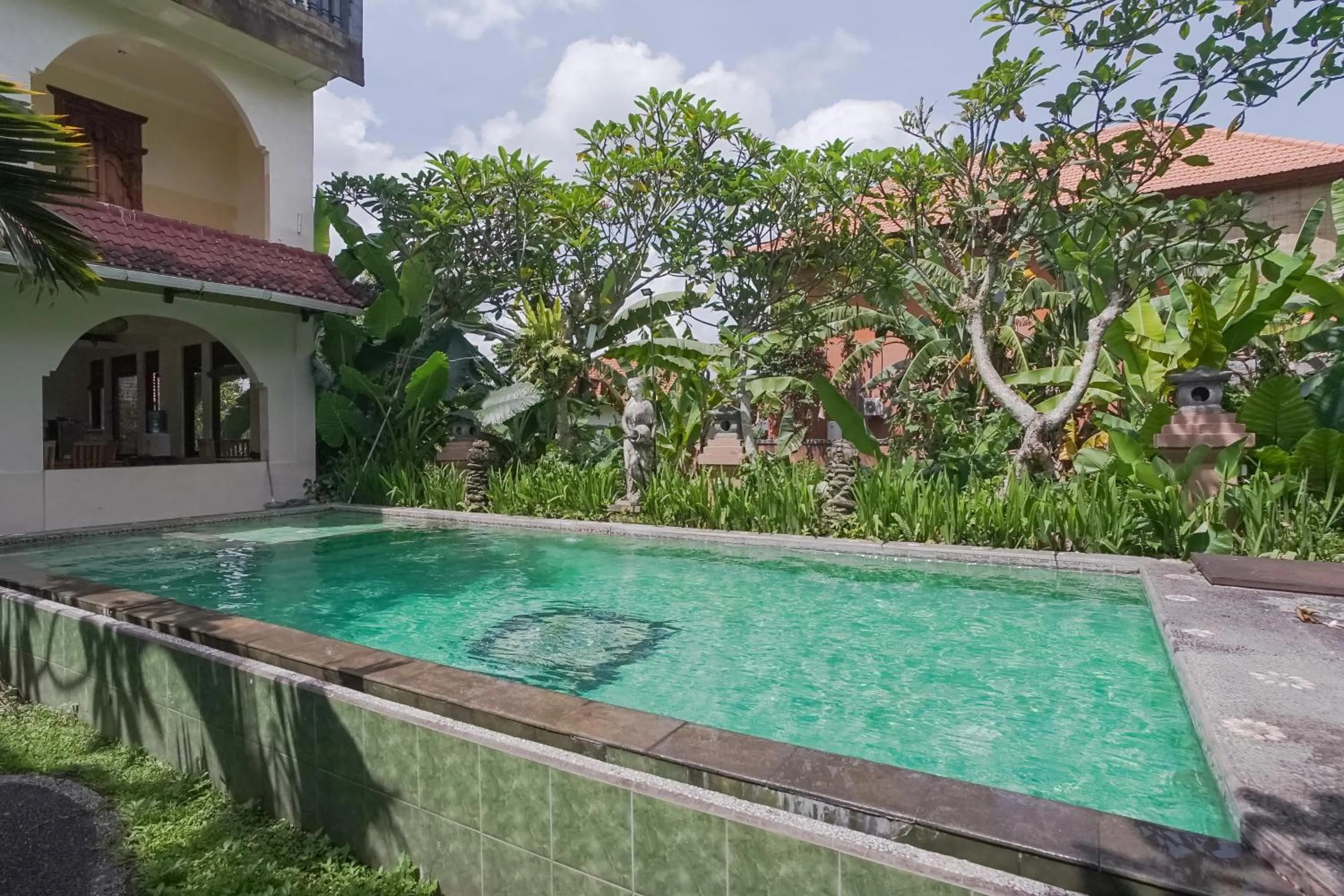 Swimming pool in Ubud Kerta City Hotel