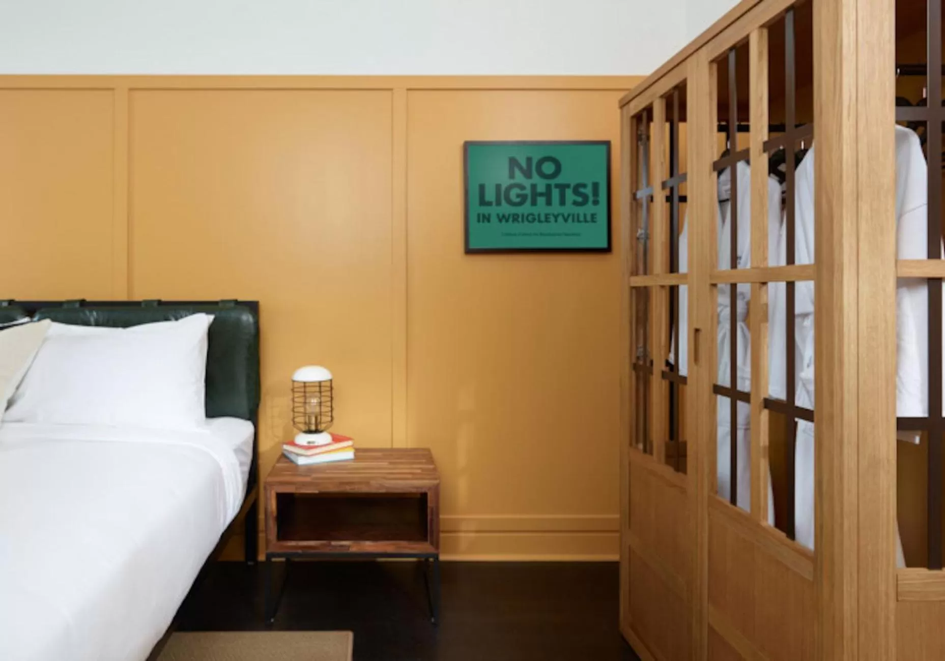 Photo of the whole room, Bed in The Chicago Hotel Collection Wrigleyville