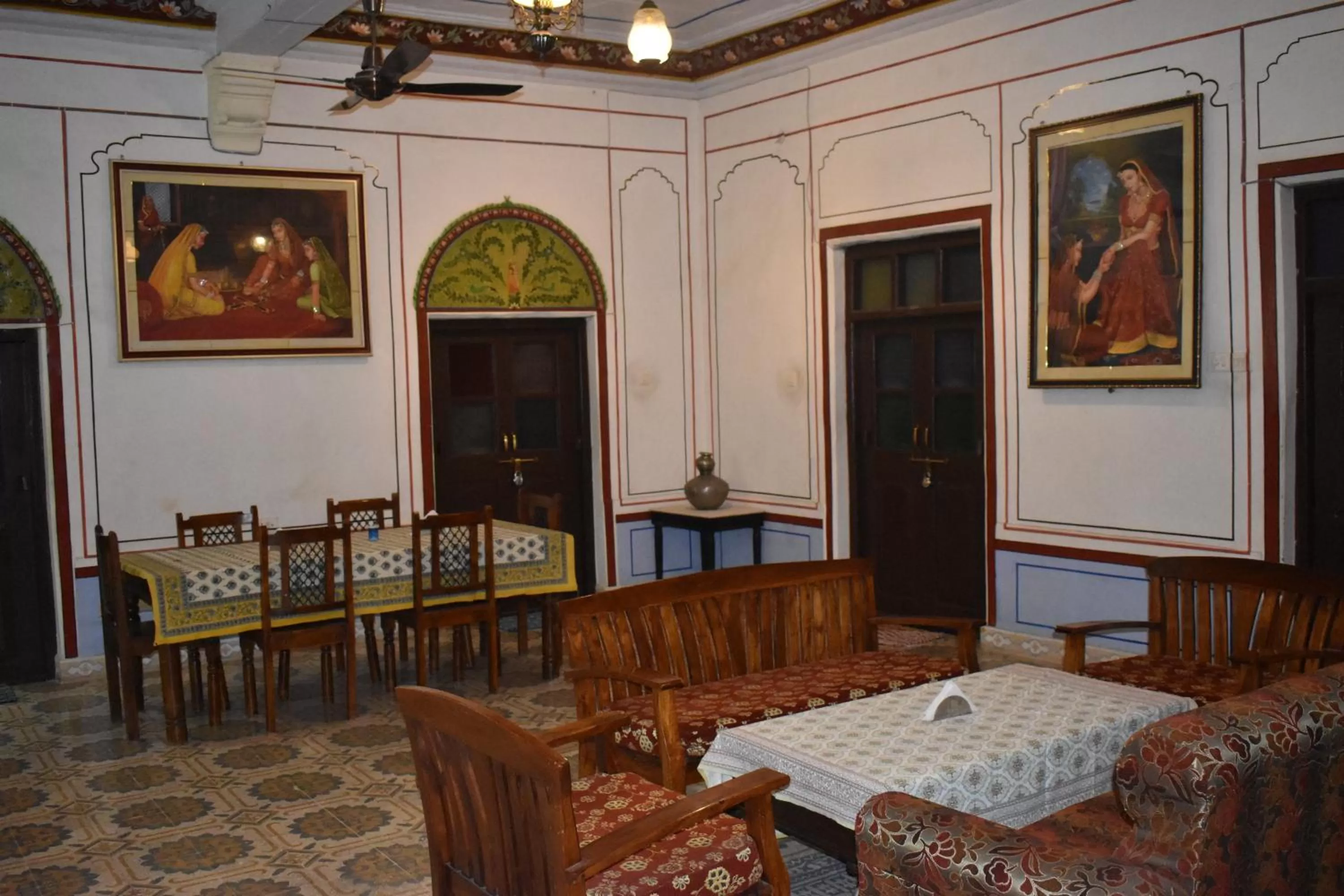 Lounge or bar in Hotel Nawal Sagar Palace - Bundi