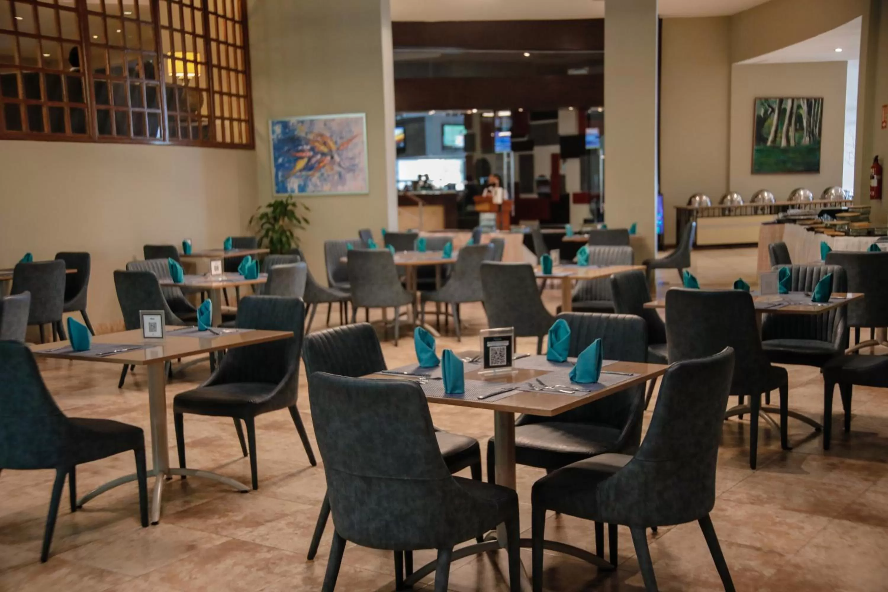 Restaurant/places to eat in Plaza Paitilla Inn