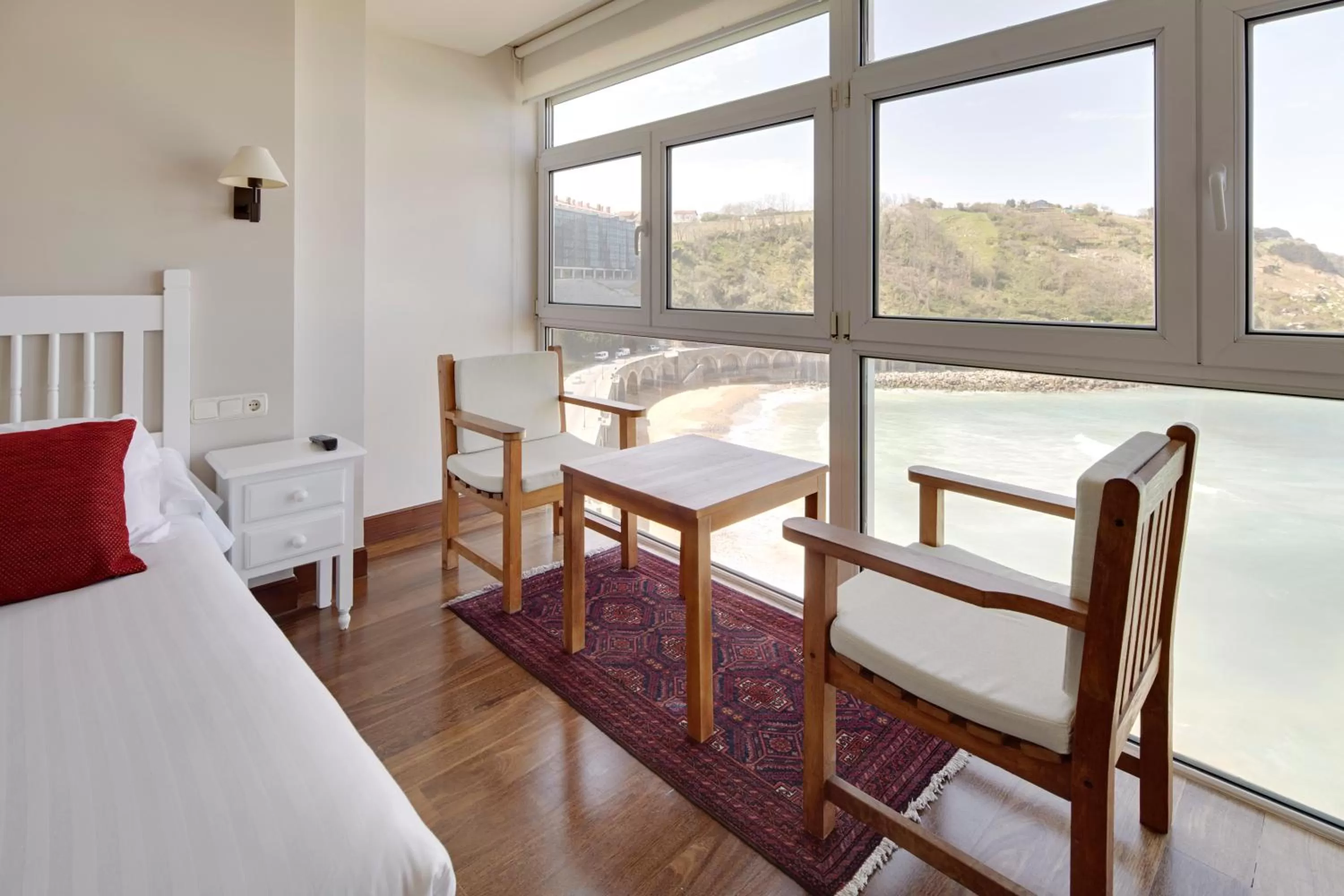 Sea view, Bed in Saiaz Getaria Hotela