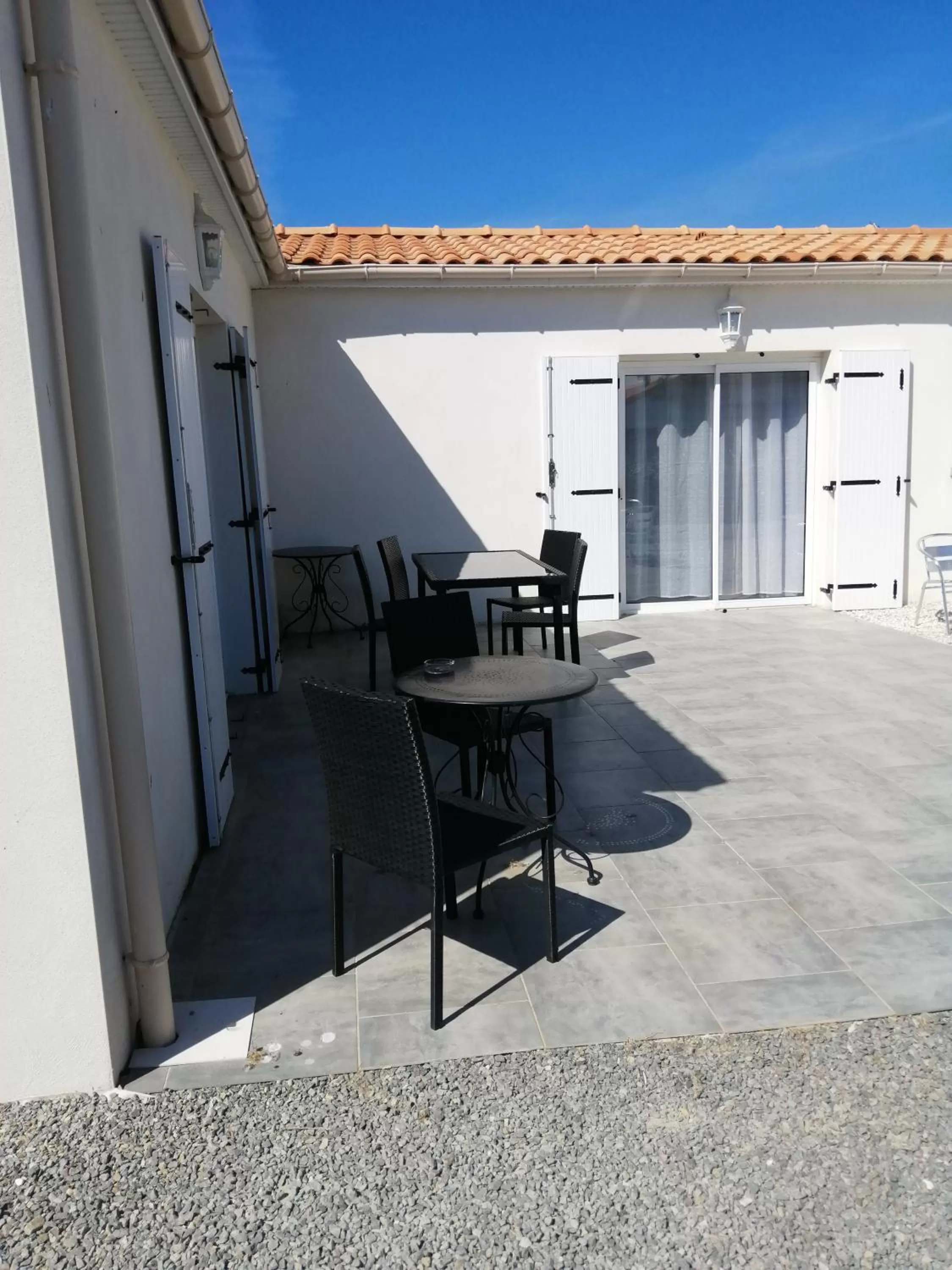 Property building in la pêcherie bord de mer