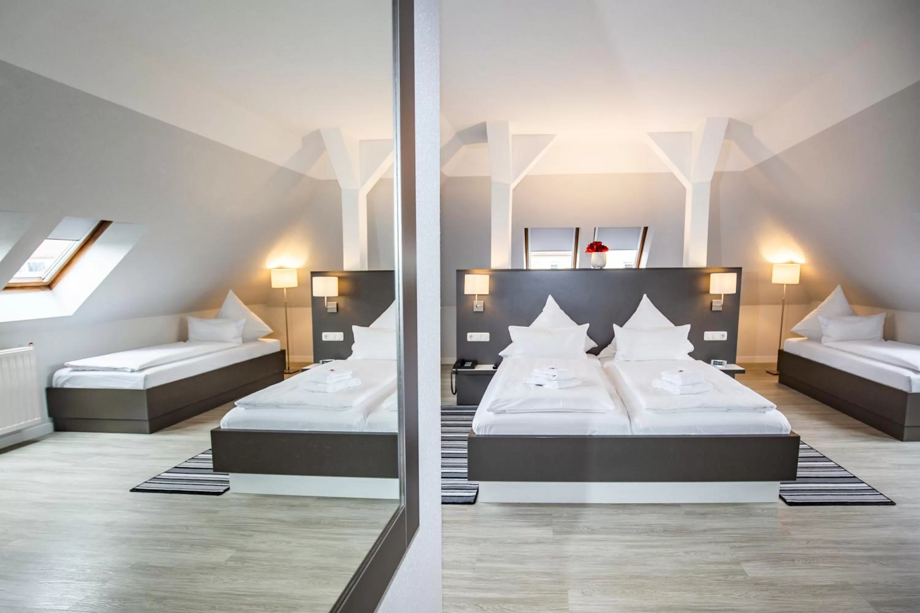 Staff, Bed in Hotel "Zur Mühle"