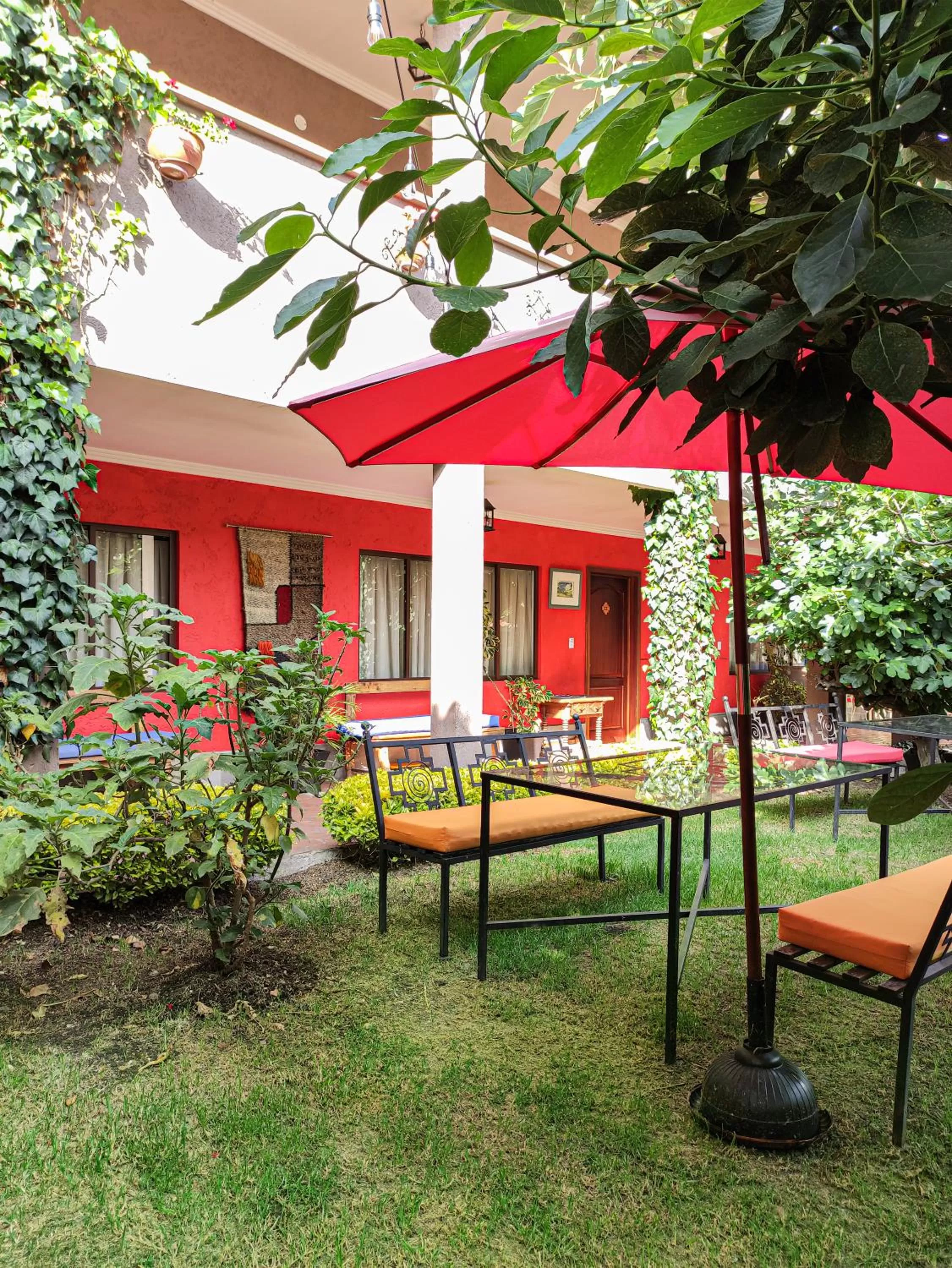 Property Building in Hotel Casa Merced