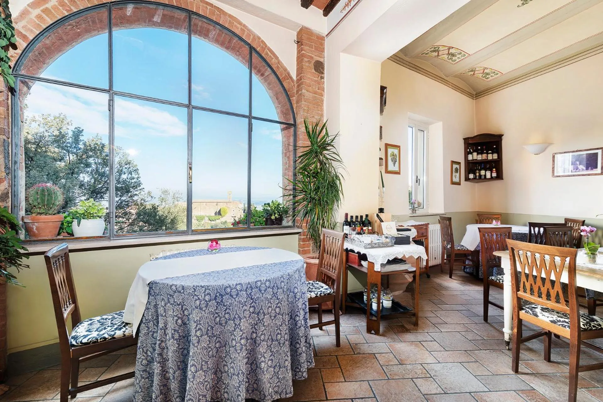 Restaurant/places to eat in Albergo Il Giglio