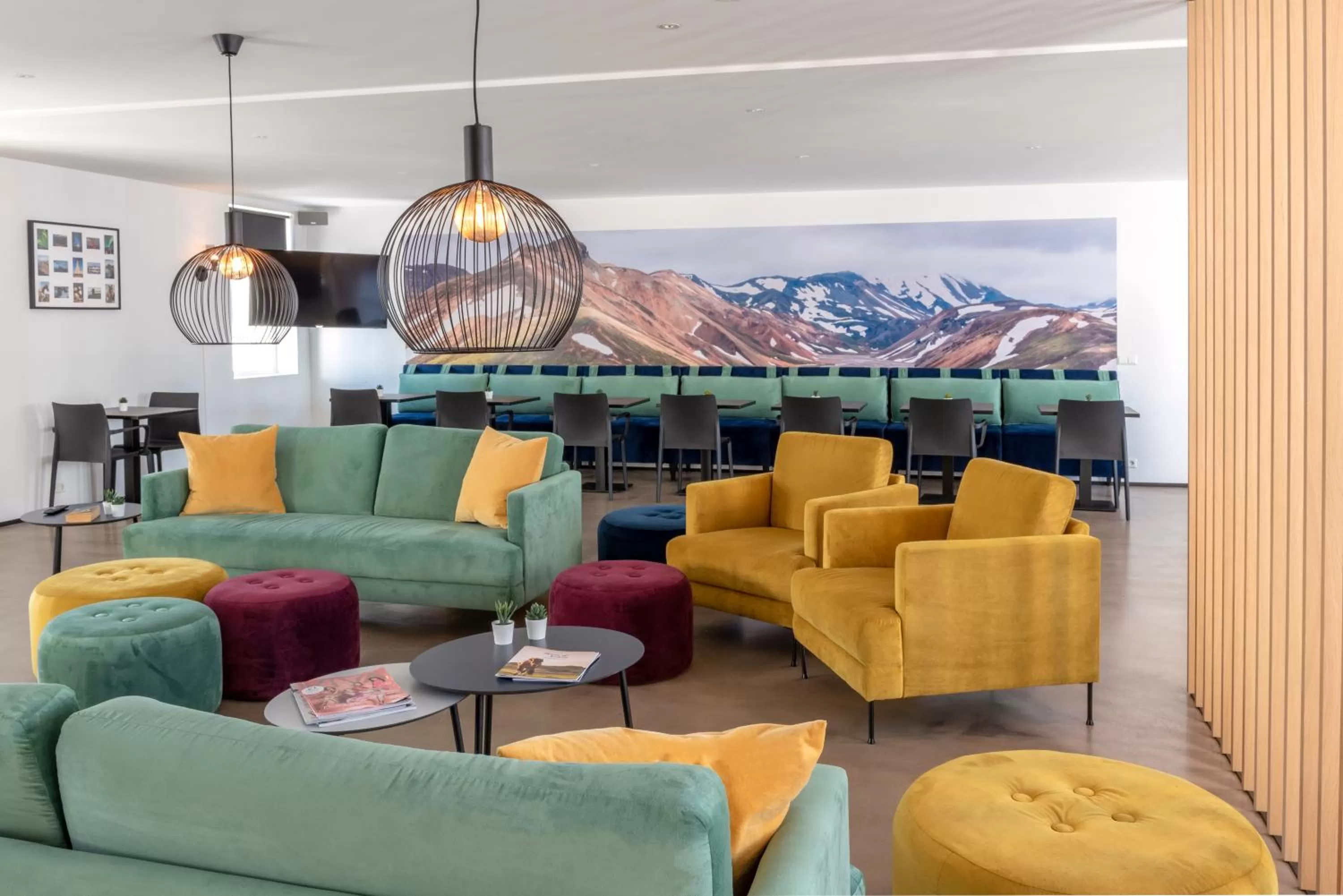 Communal lounge/ TV room in 201 Hotel