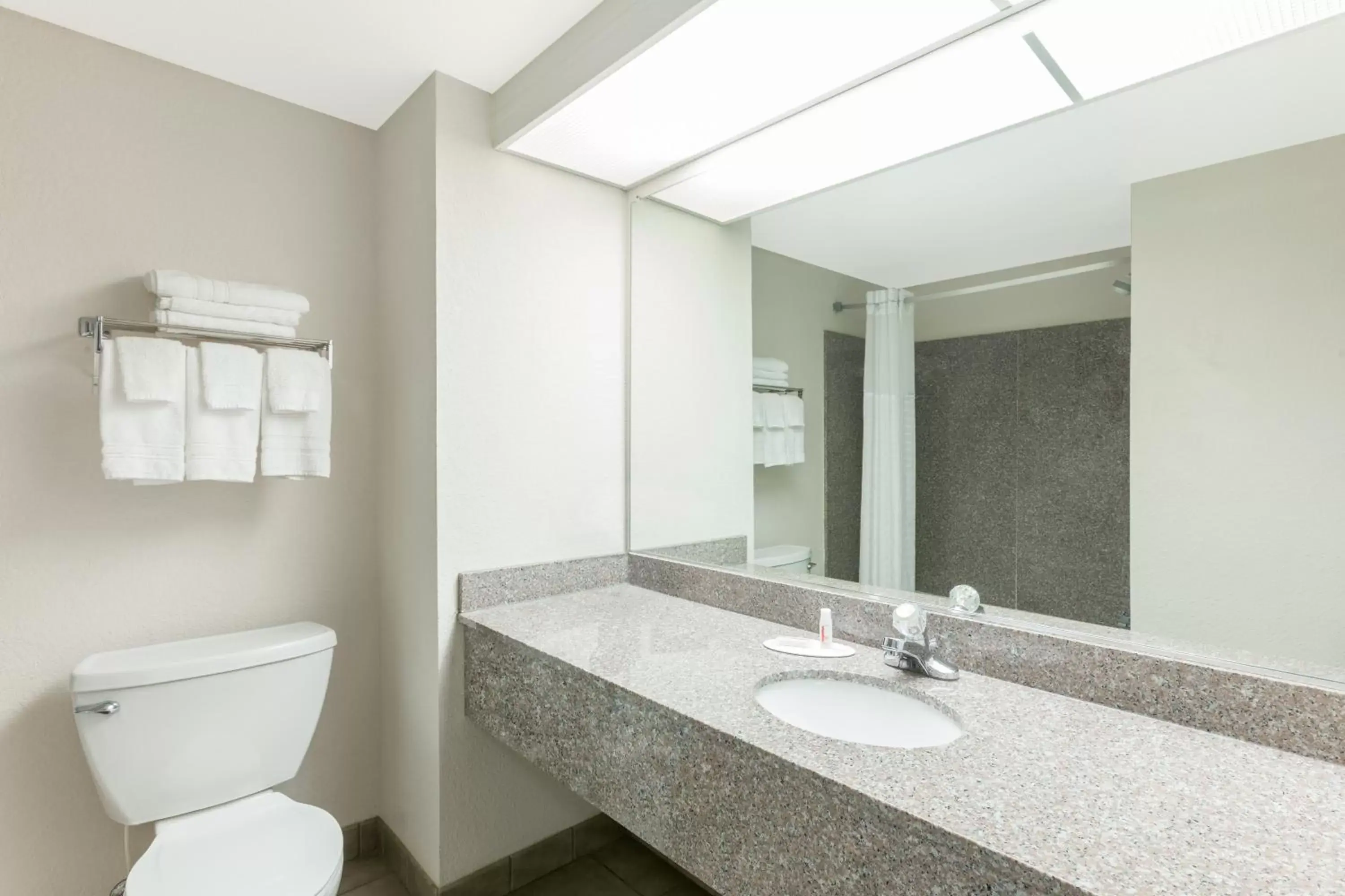 Queen Room with Two Queen Beds in Best Western Prime Inn & Suites Queen Room with Two Queen Beds in Best Western Prime Inn & Suites