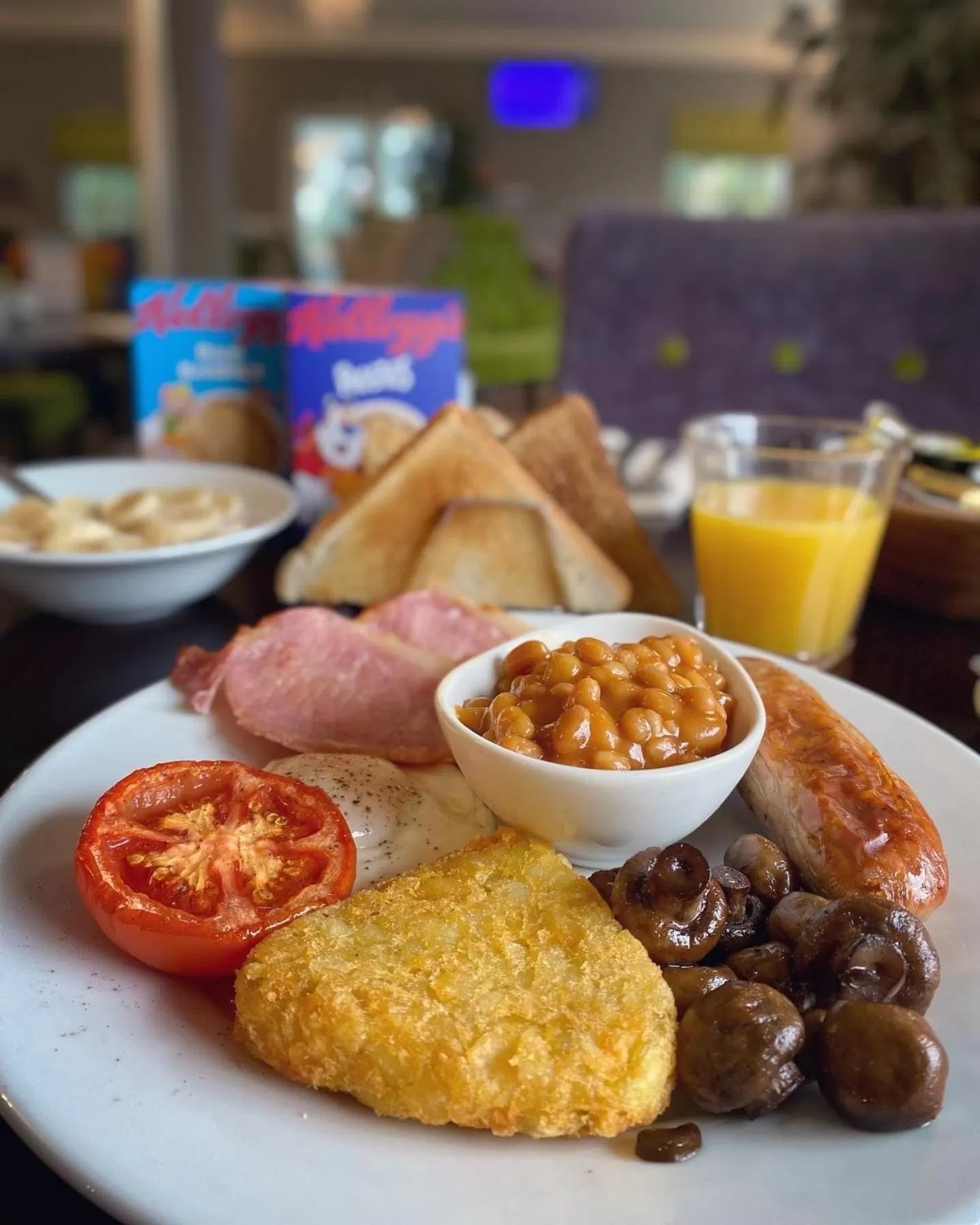 Breakfast in Alton House Hotel
