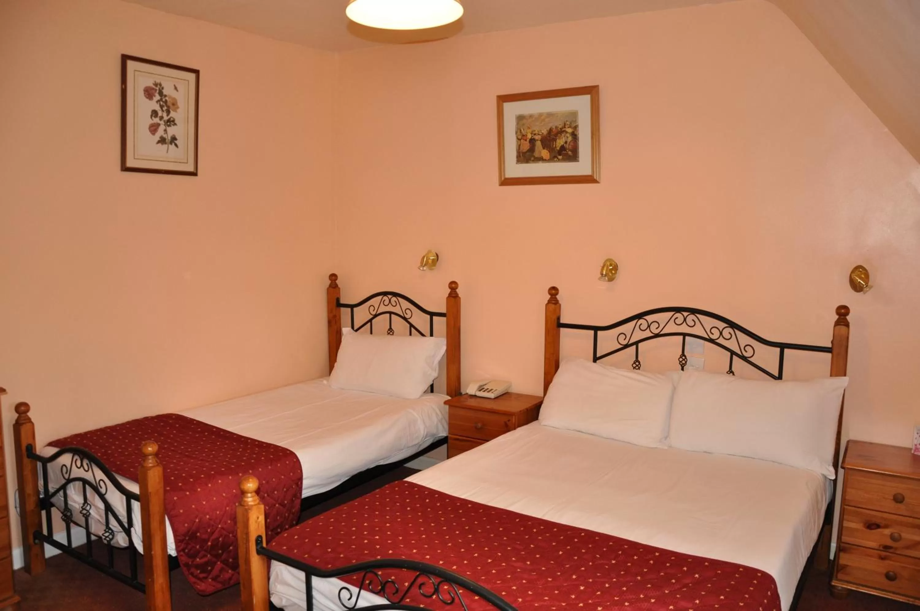 Bed in The Roundabout Hotel