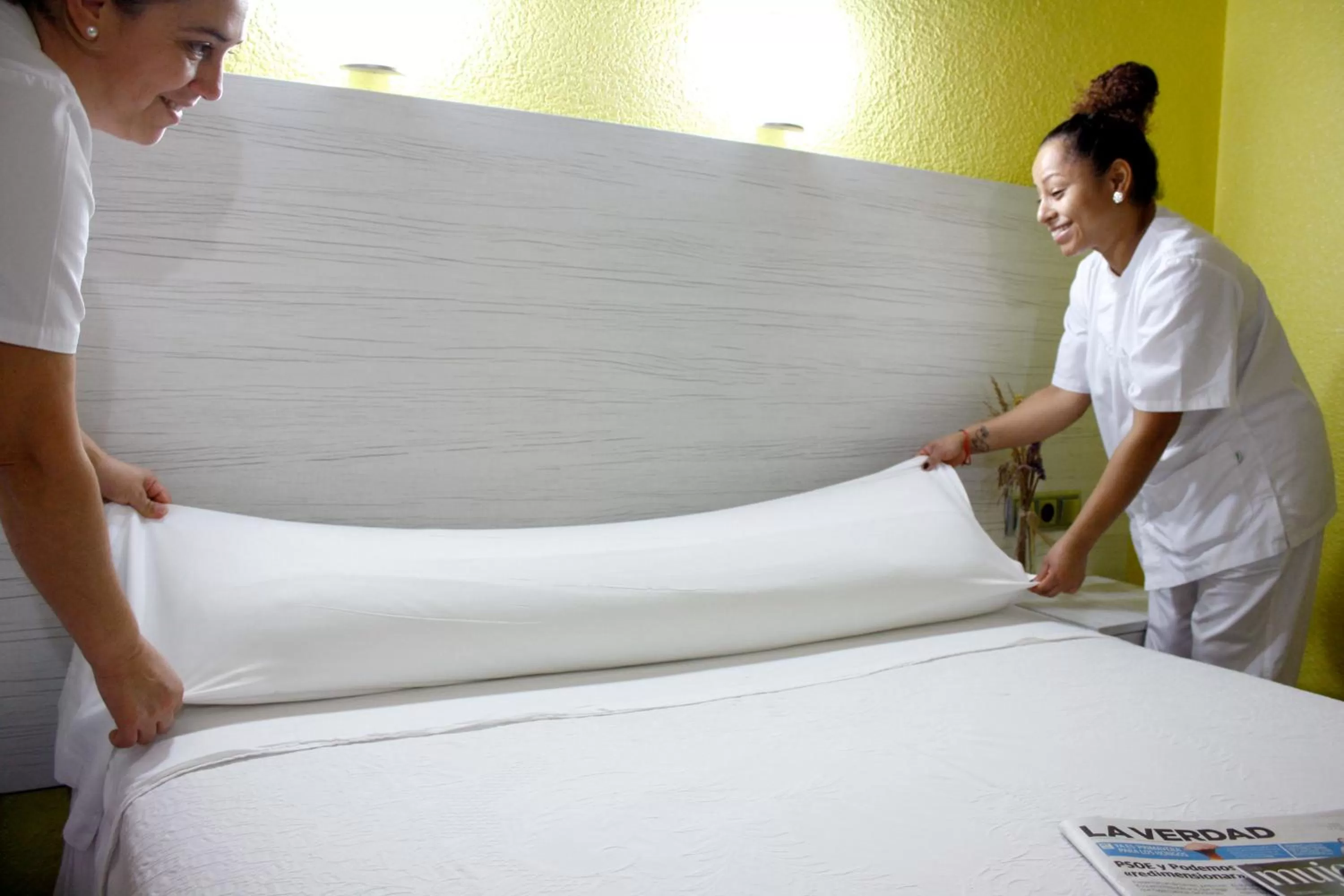 Staff, Bed in Hotel Universal Murcia