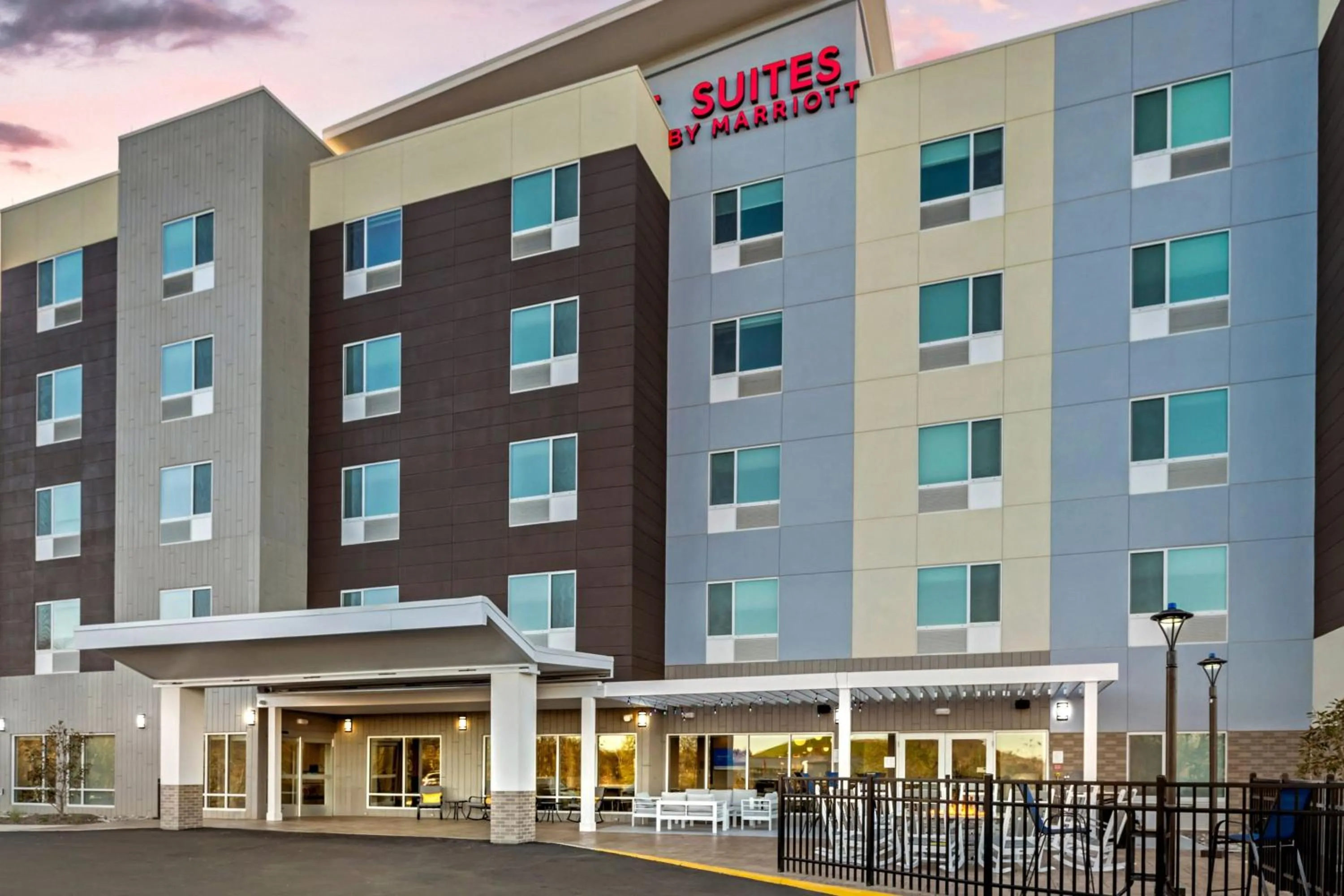 Property building in TownePlace Suites by Marriott Richmond Colonial Heights