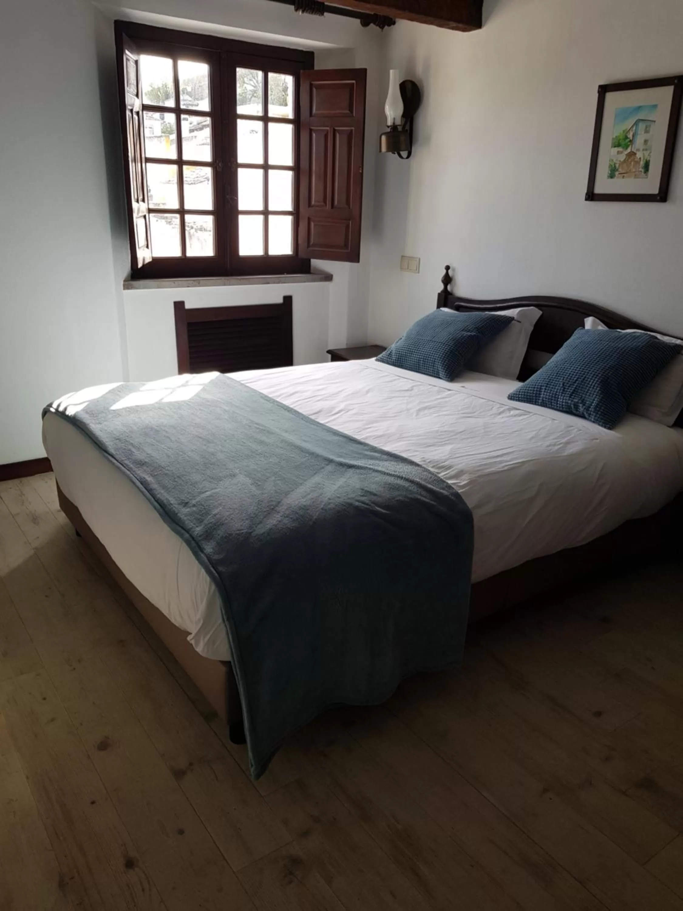 Photo of the whole room, Bed in Rainha Santa Isabel - Óbidos History Hotel
