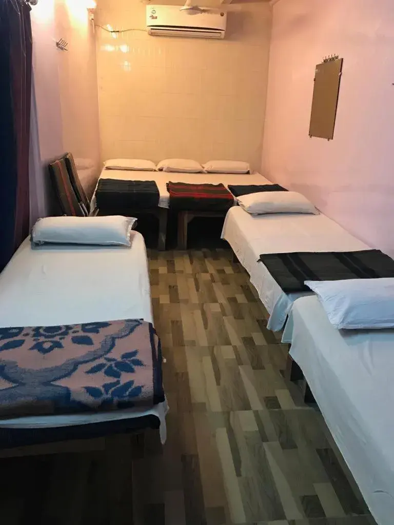 Deluxe Family Room in Golden Lodge Deluxe Family Room in Golden Lodge