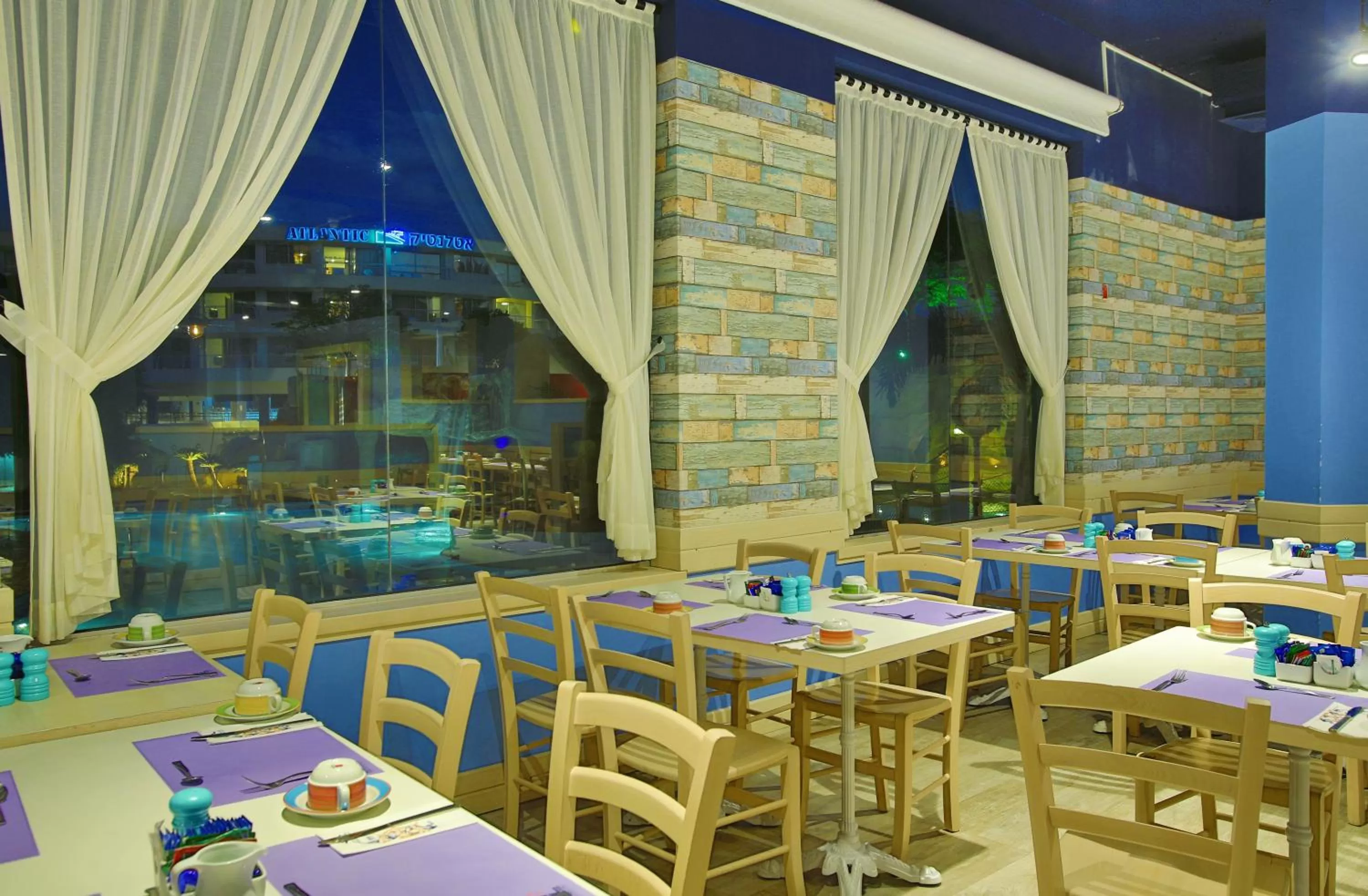 Restaurant/Places to Eat in Club Hotel Eilat - All Suites Hotel