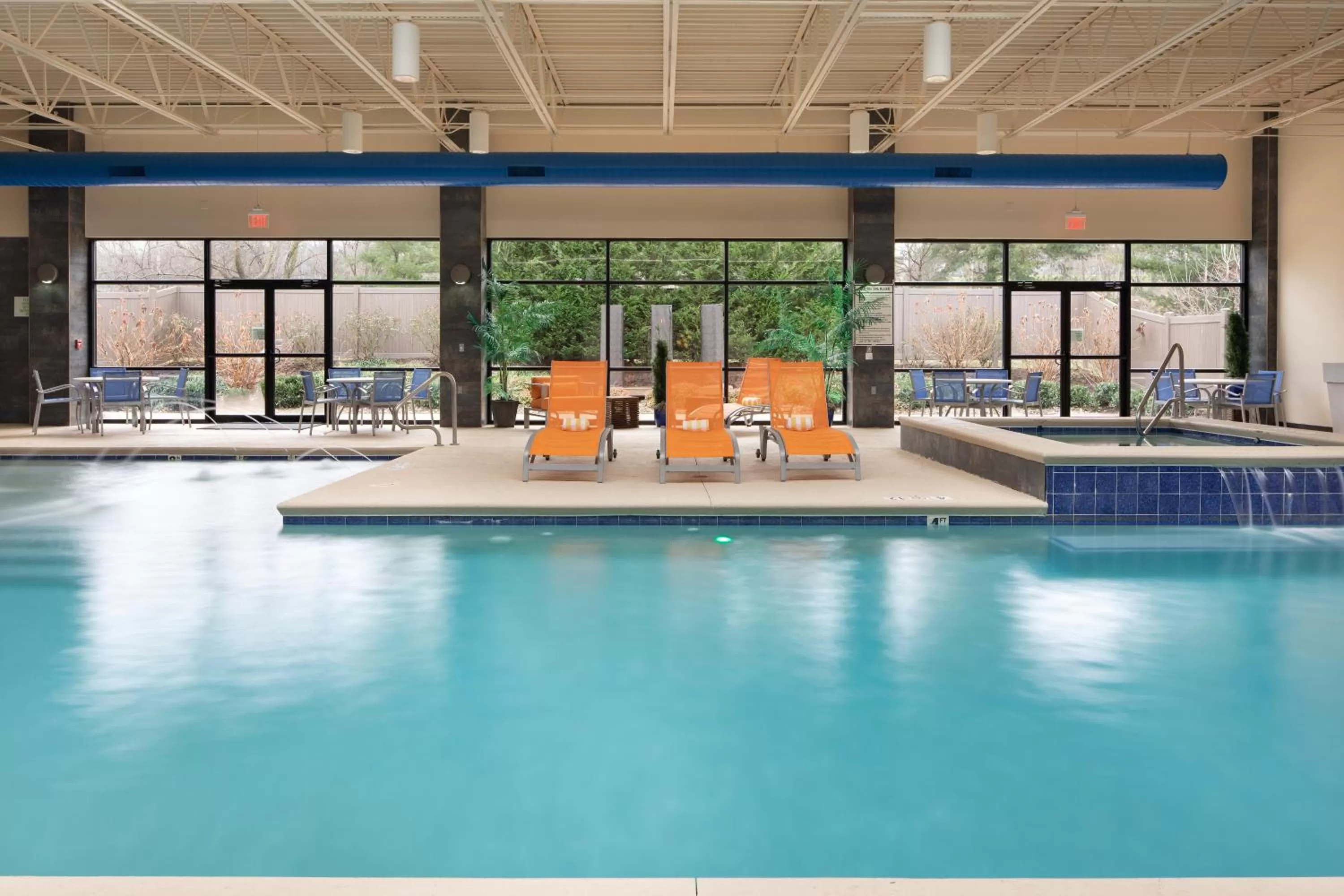 Swimming pool in Holiday Inn and Suites Charleston West by IHG